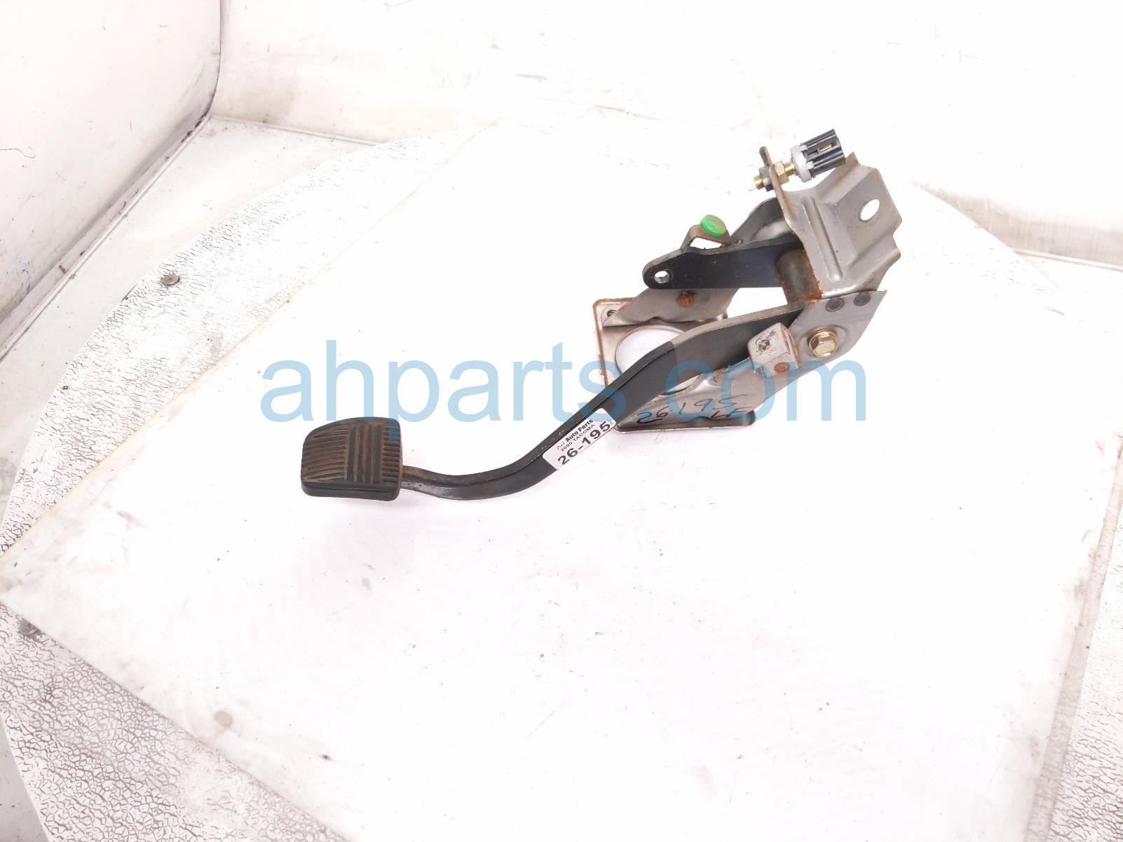 Toyota CLUTCH PEDAL ASSY - 2.4L MT