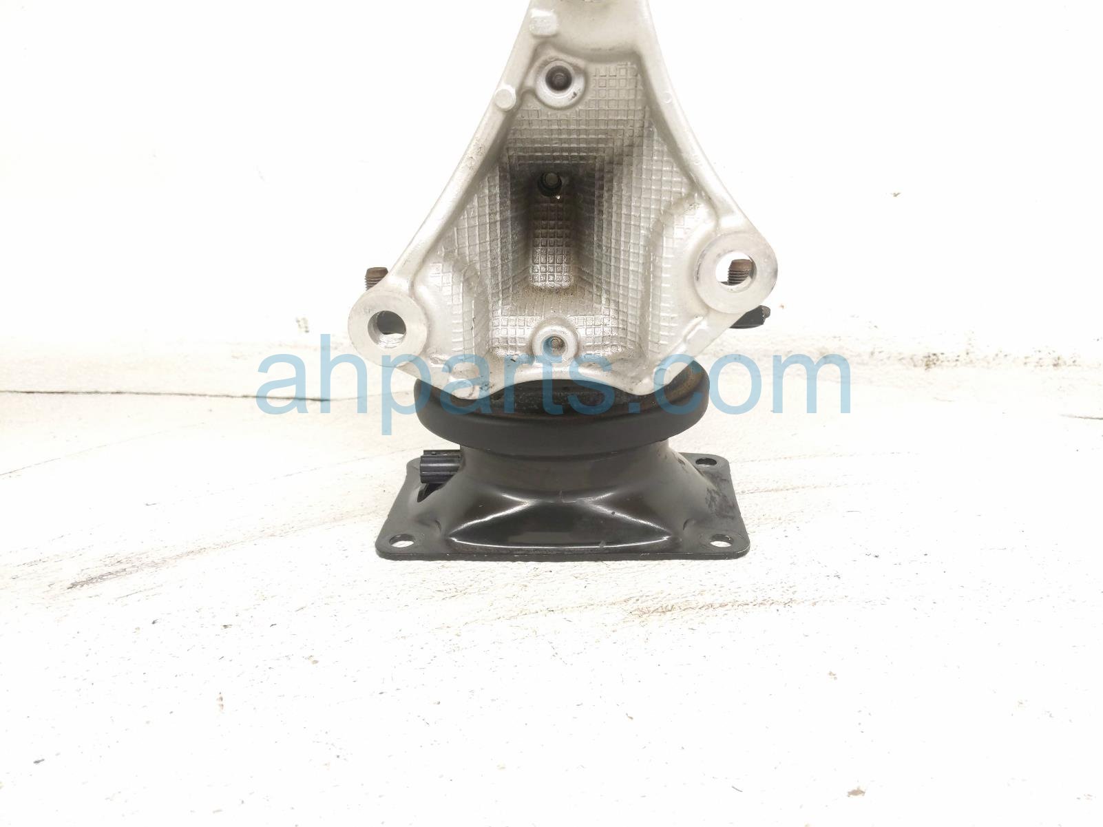 2025 Honda Pilot Engine/motor Front Engine Mount 3.5l Awd 50830 TYA A01 Replacement 2025 Honda Pilot Engine/motor Front Engine Mount 3.5l Awd 50830 TYA A01 Replacement thumbnail