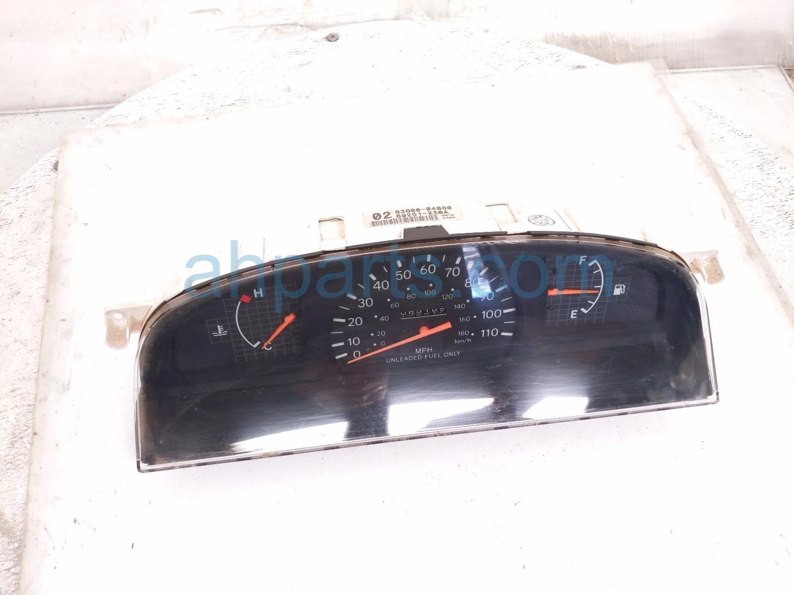 Toyota SPEEDO INSTRUMENT CLUSTER - 65K MI