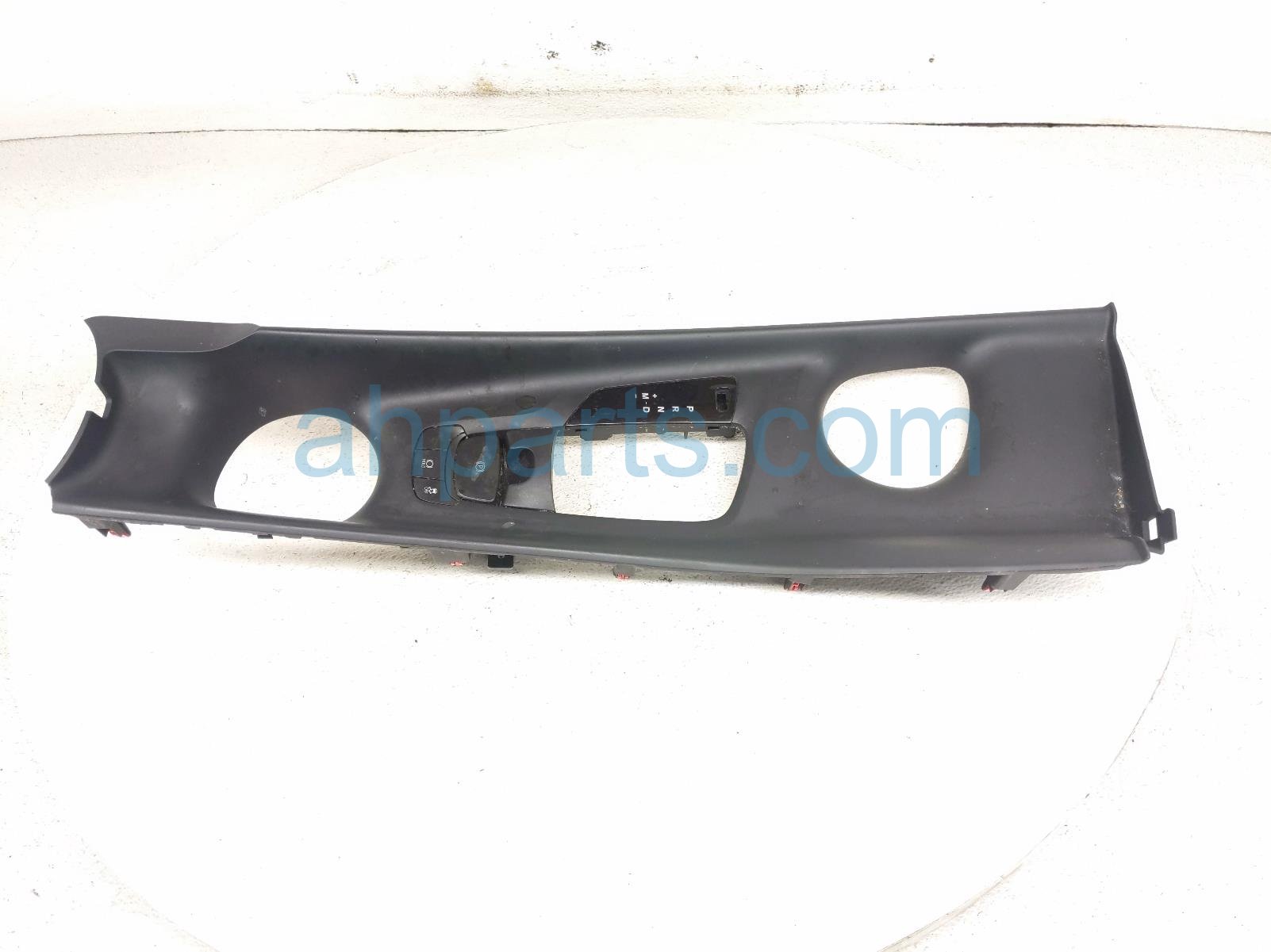 Toyota CENTER CONSOLE SHIFTER BEZEL-BLK