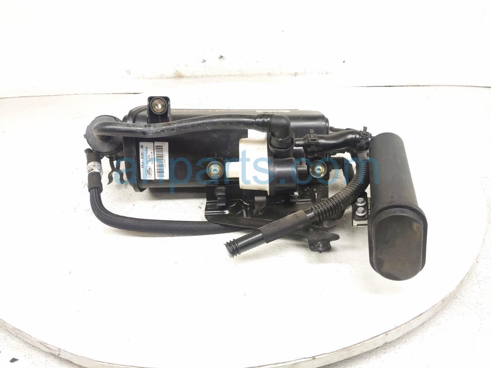 2020 Land Rover Range Rover Sport Fuel Vapor Charcoal Canister 3.0l LR161594 Replacement 2020 Land Rover Range Rover Sport Fuel Vapor Charcoal Canister 3.0l LR161594 Replacement thumbnail