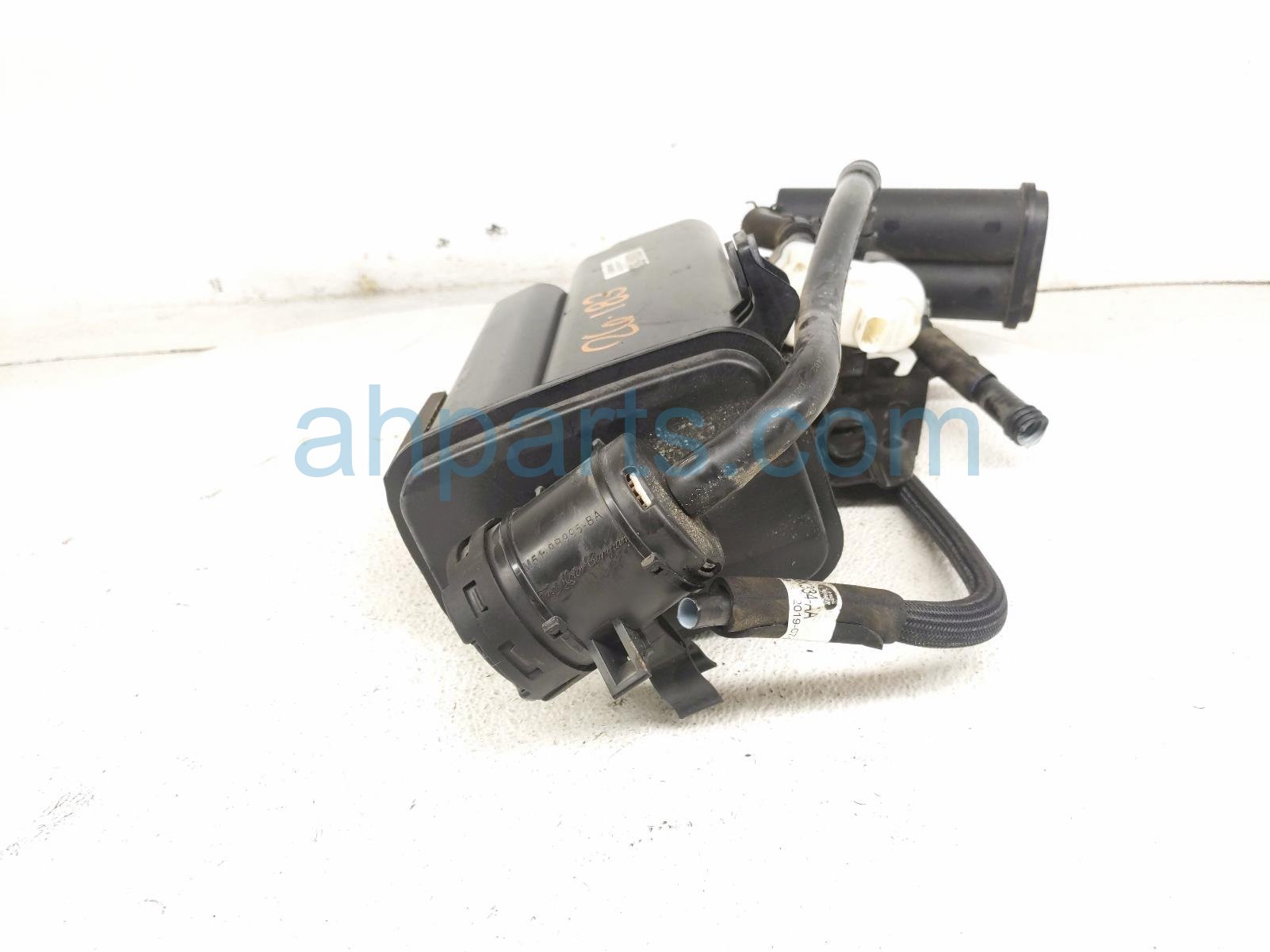 2020 Land Rover Range Rover Sport Fuel Vapor Charcoal Canister 3.0l LR161594 Replacement 2020 Land Rover Range Rover Sport Fuel Vapor Charcoal Canister 3.0l LR161594 Replacement thumbnail