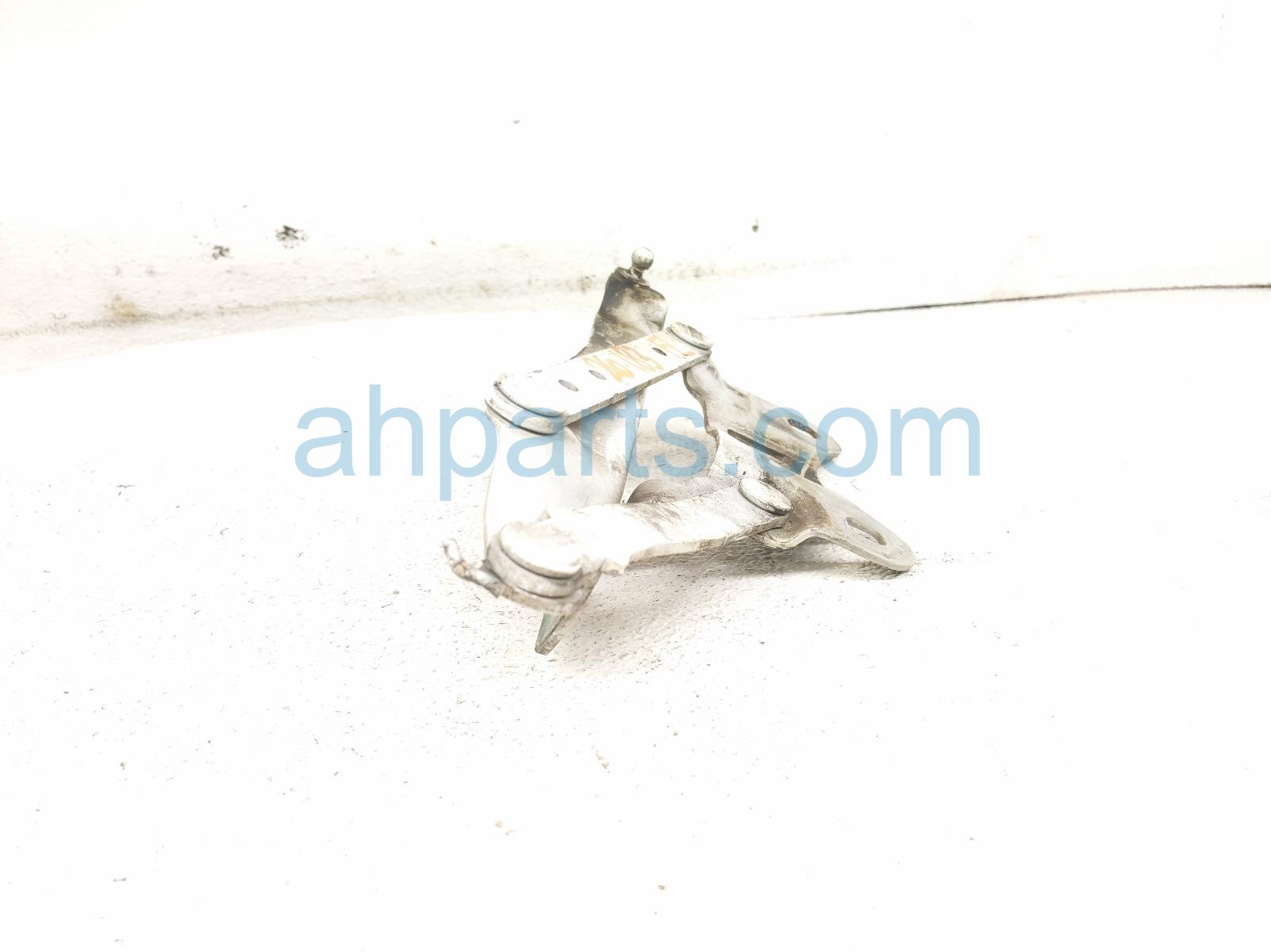 2020 Land Rover Range Rover Sport Front Driver Hood Hinge White LR088985 Replacement 2020 Land Rover Range Rover Sport Front Driver Hood Hinge White LR088985 Replacement thumbnail