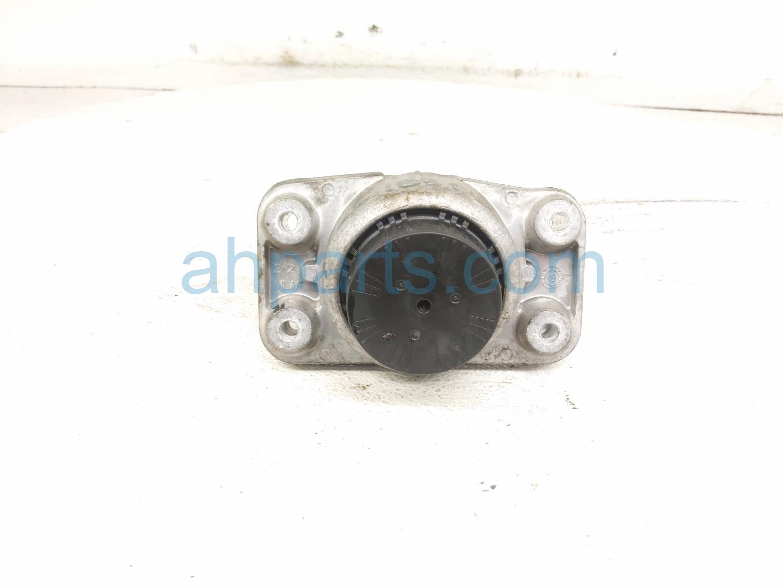 2020 Land Rover Range Rover Sport Engine/motor Driver Engine Mount 3.0l Awd LR179381 Replacement 2020 Land Rover Range Rover Sport Engine/motor Driver Engine Mount 3.0l Awd LR179381 Replacement thumbnail
