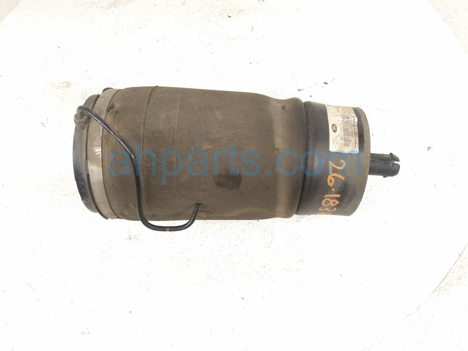 2020 Land Rover Range Rover Sport Strut / Spring / Shock Absorber Rear Driver Air Suspension Air Bag LR052171 Replacement 2020 Land Rover Range Rover Sport Strut / Spring / Shock Absorber Rear Driver Air Suspension Air Bag LR052171 Replacement thumbnail