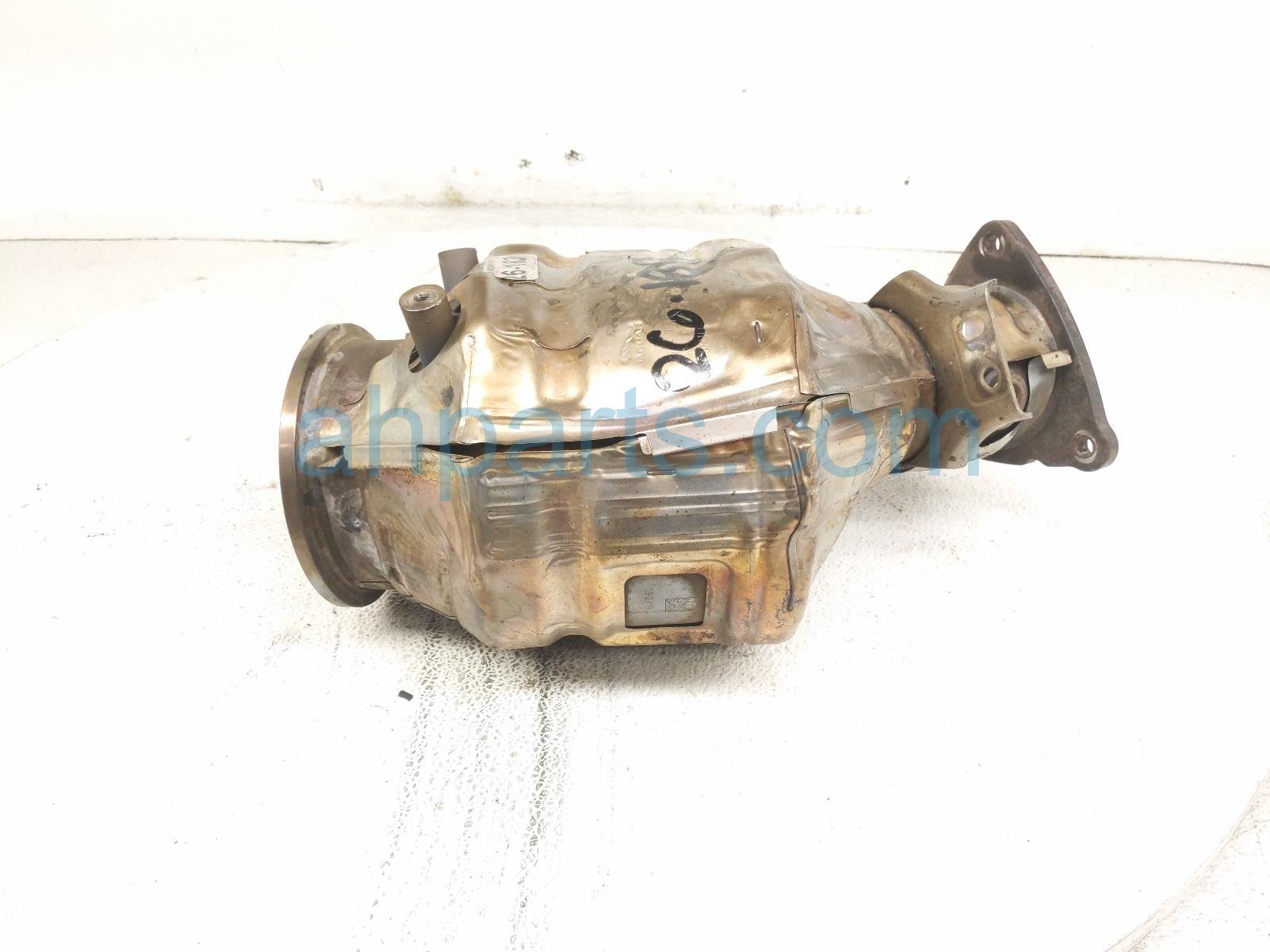 2020 Land Rover Range Rover Sport Catalytic Converter 3.0l Awd LR162991 Replacement 2020 Land Rover Range Rover Sport Catalytic Converter 3.0l Awd LR162991 Replacement thumbnail