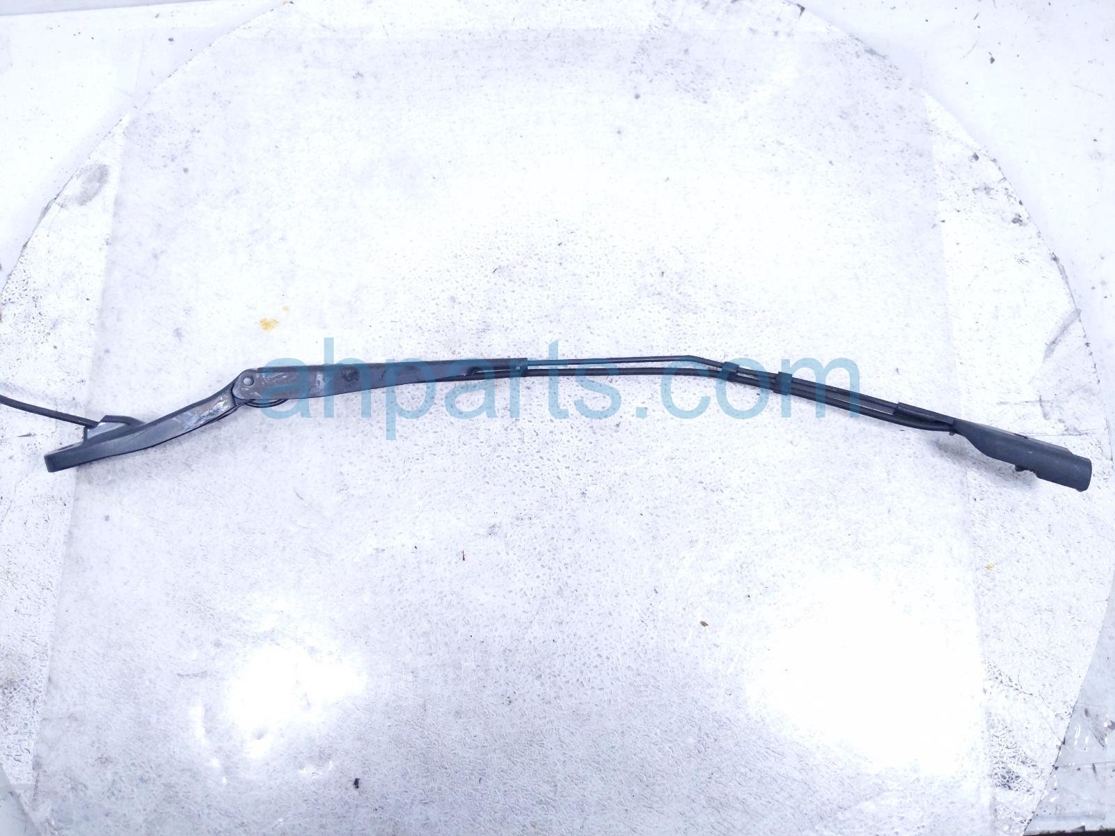 Honda RH WINDSHIELD WIPER ARM