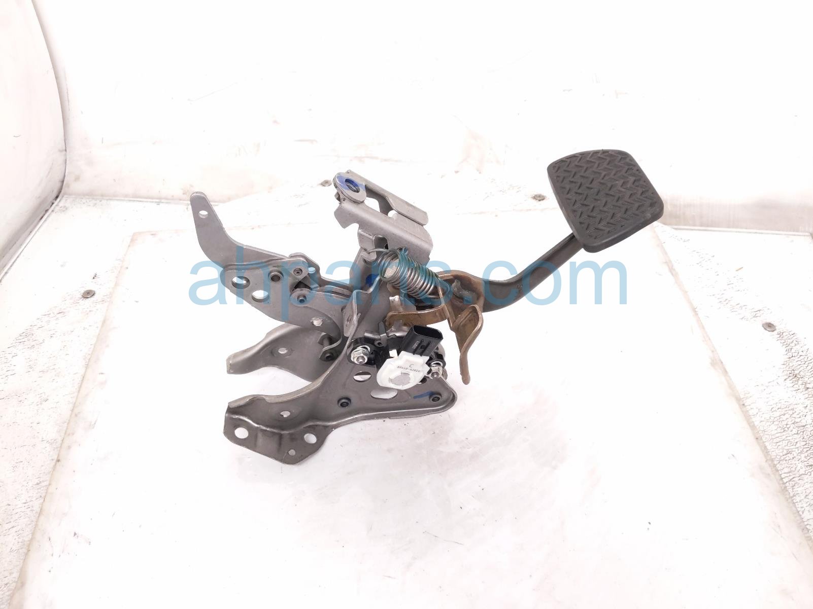 Toyota BRAKE PEDAL ASSY - 2.5L FWD
