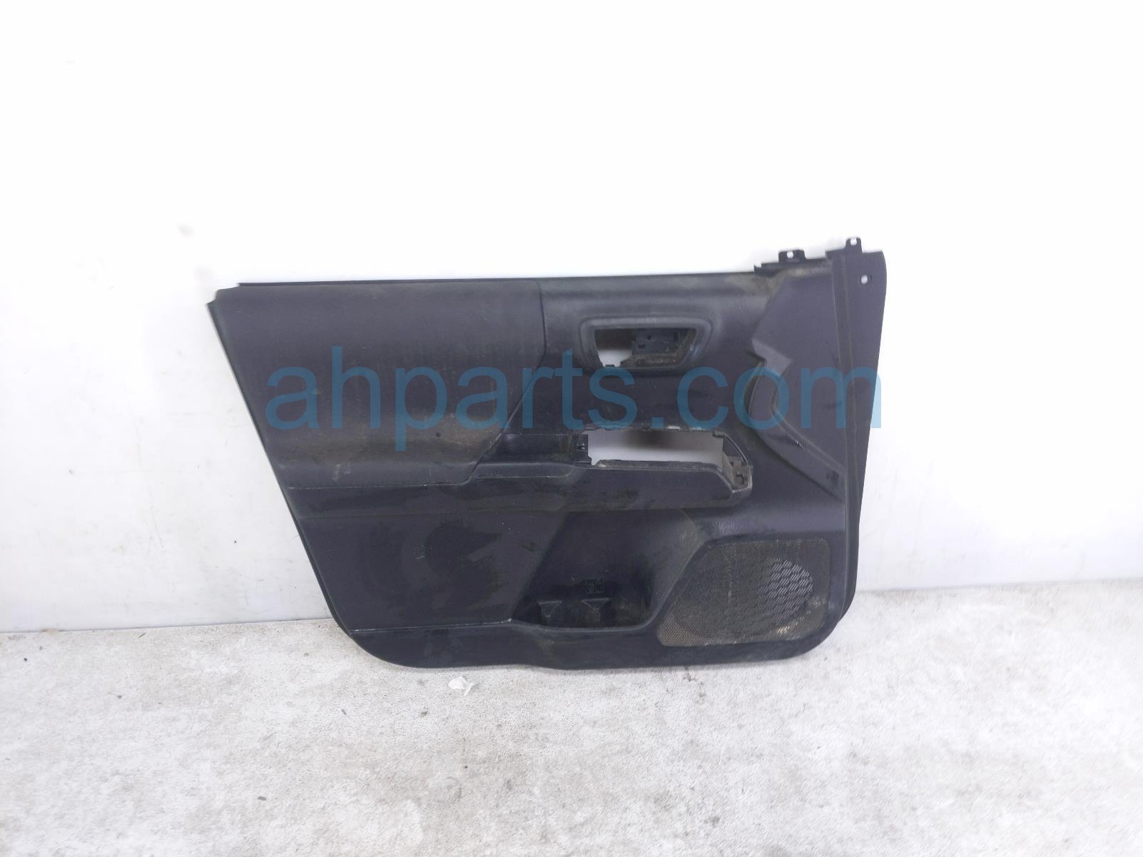 Toyota FR/LH INTERIOR DOOR PANEL - BLACK
