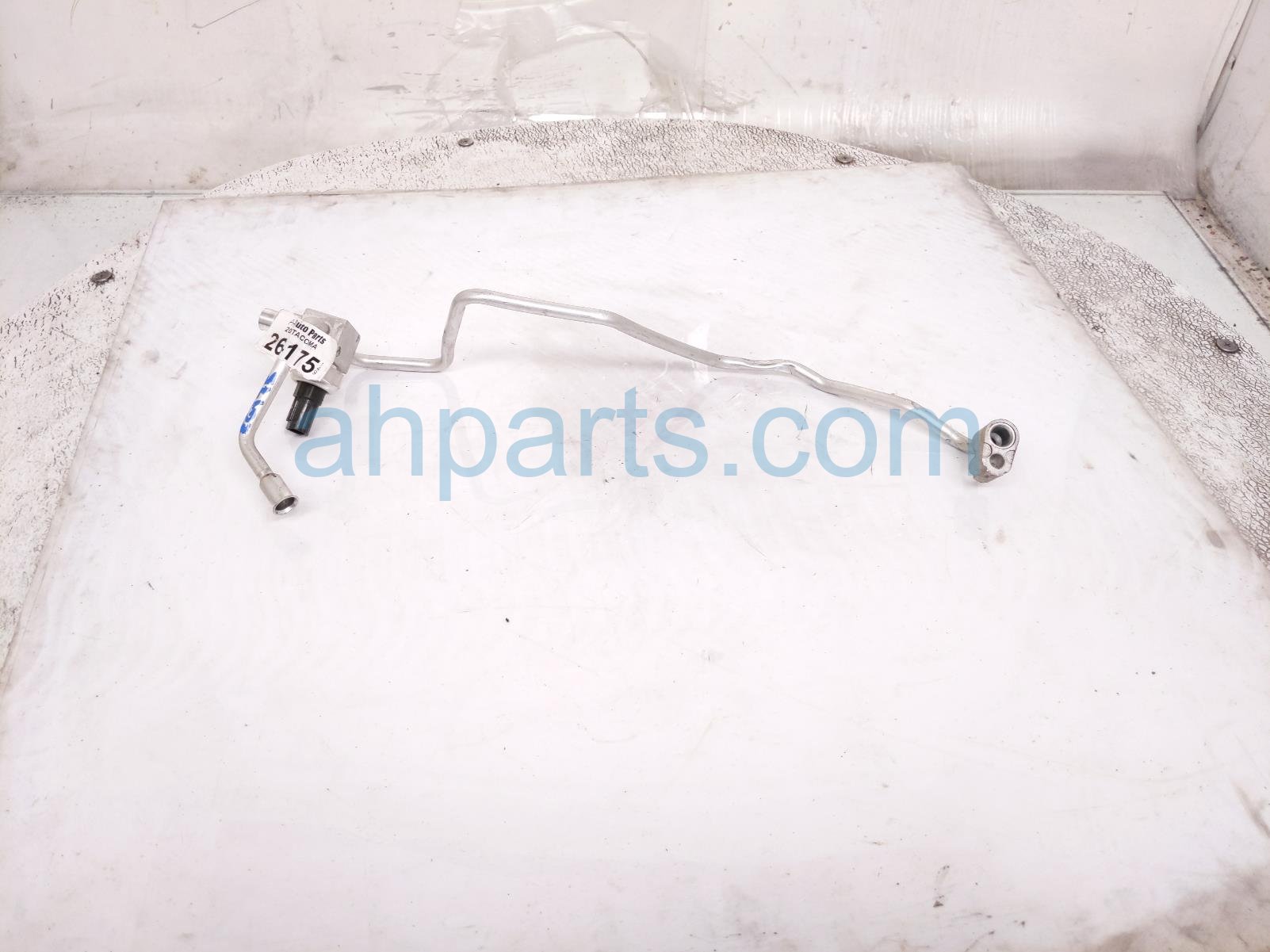 $125 Toyota A/C LIQUID LINE W/SENSOR - 2.4L 4X4 $125 Toyota A/C LIQUID LINE W/SENSOR - 2.4L 4X4