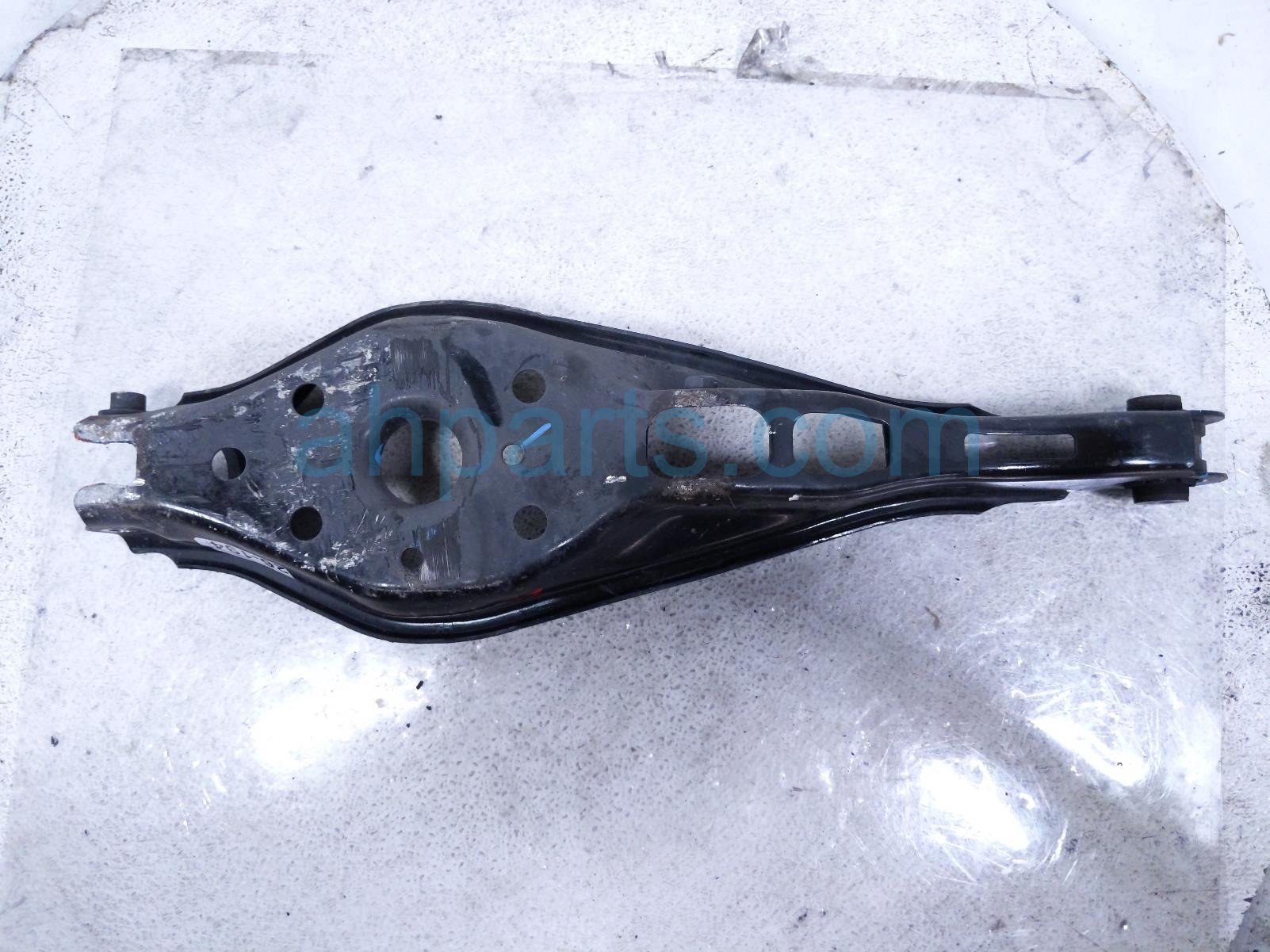 Honda RR/RH SPRING SEAT LOWER CONTROL ARM