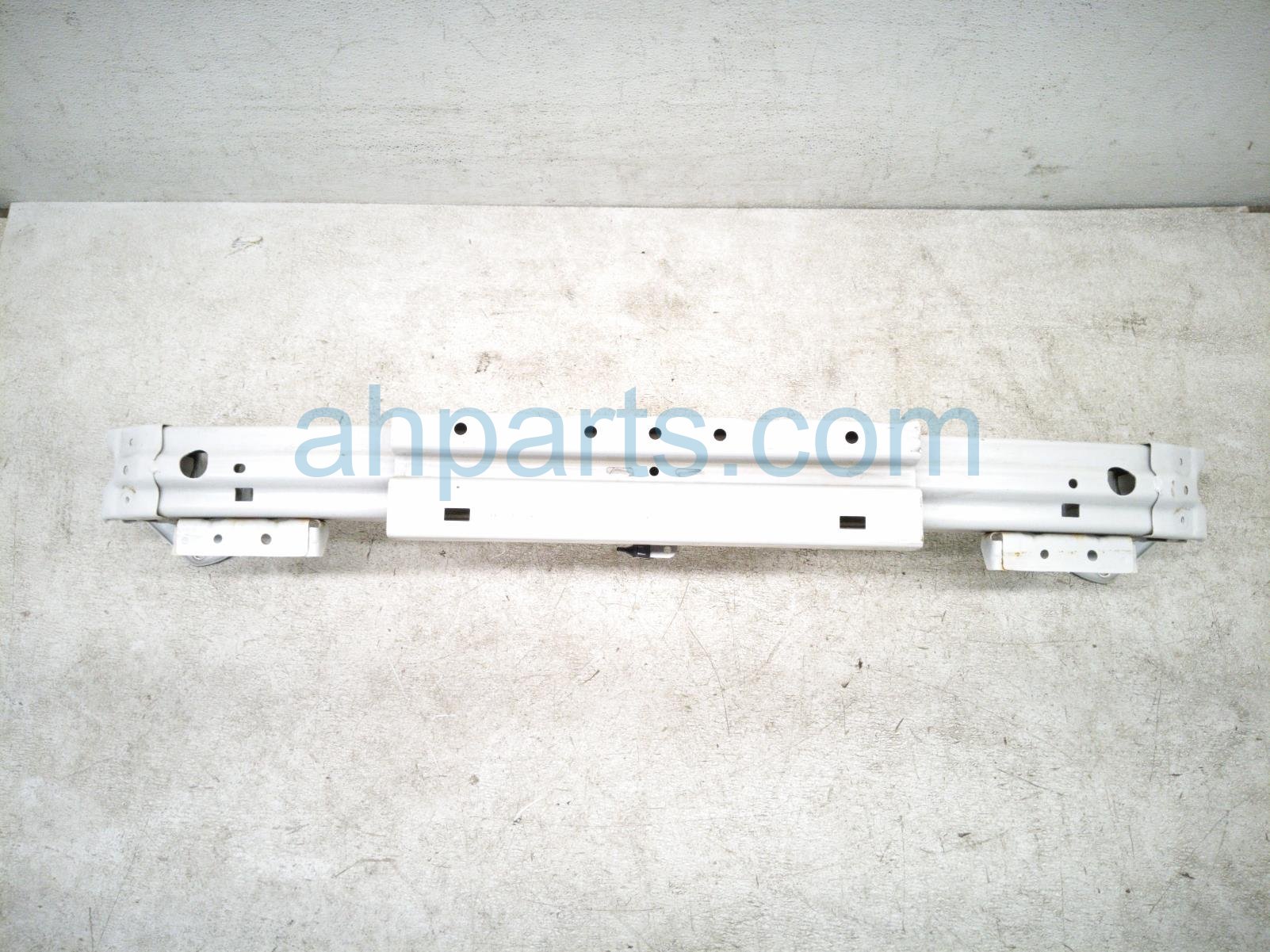 Honda FRONT BUMPER REINFORCEMENT BAR