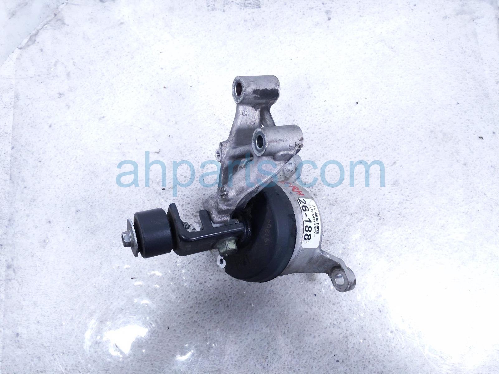 Honda RH ENGINE RUBBER MOUNT + BRACKET