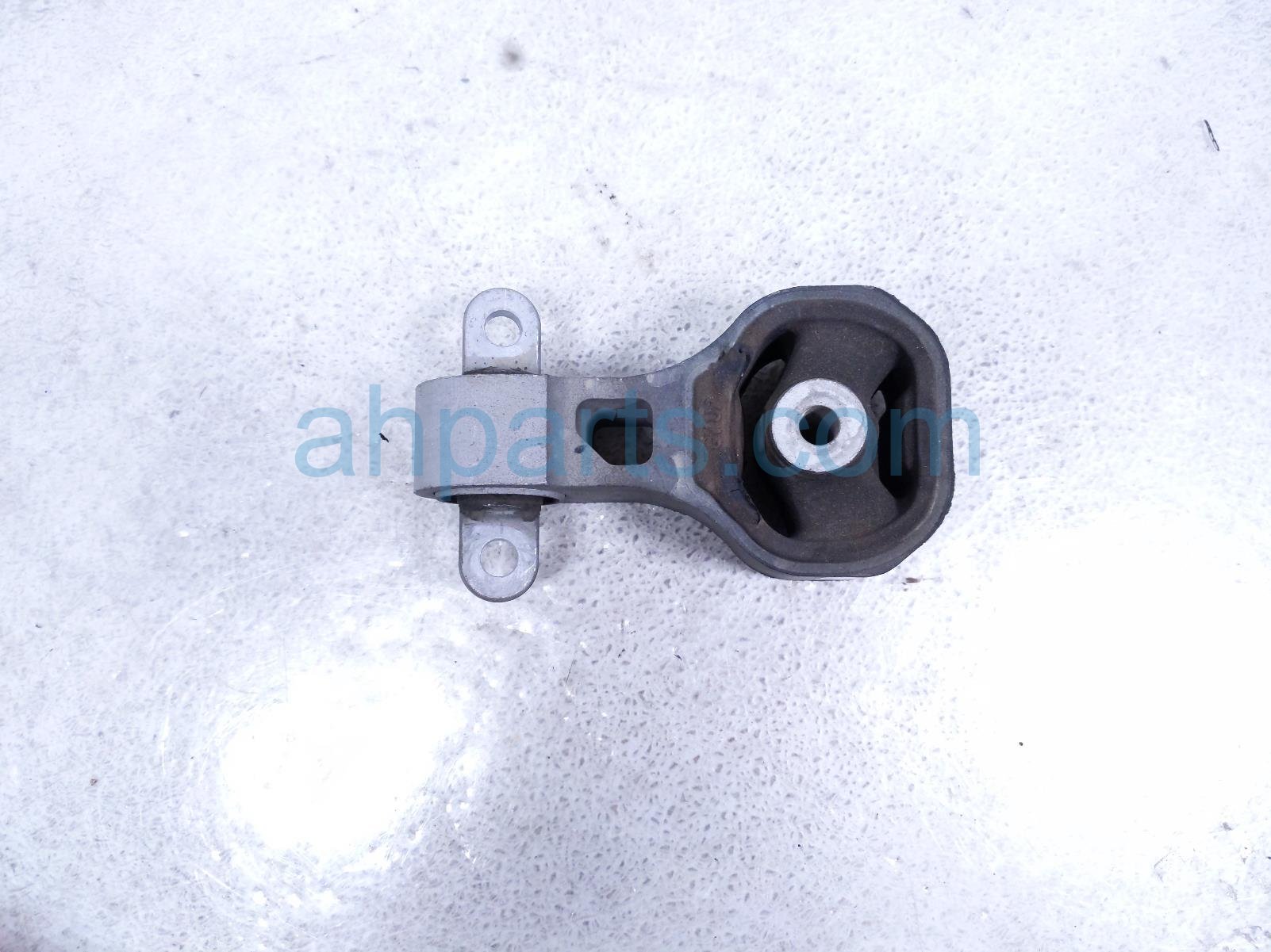 Acura LOWER ENGINE TORQUE ROD - 2.0L FWD