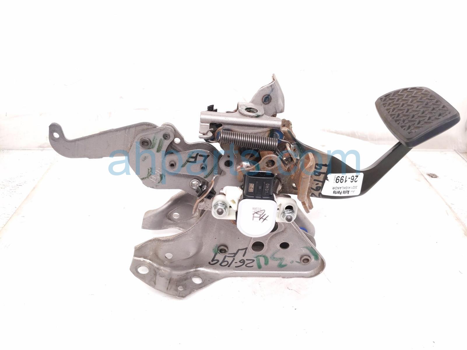 Toyota BRAKE PEDAL ASSY - 2.5L HYBRID