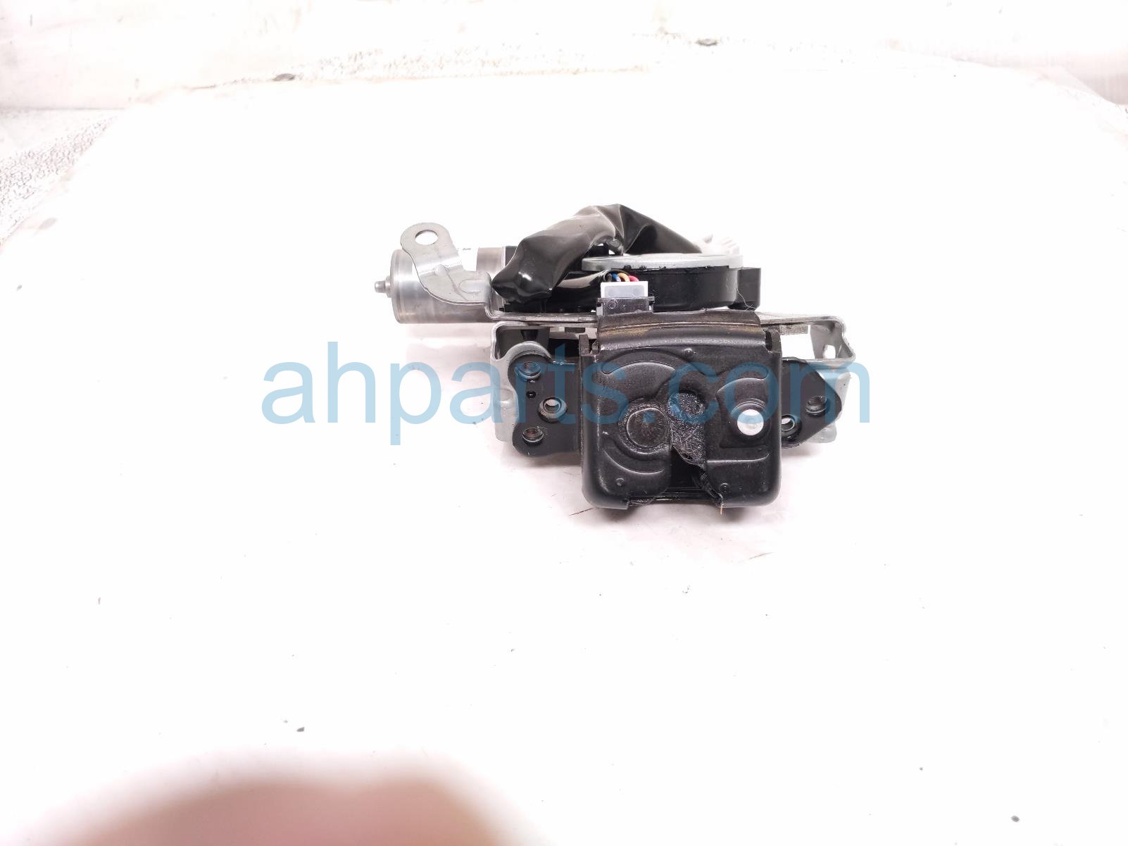 Toyota REAR TAILGATE LATCH ACTUATOR ASSY