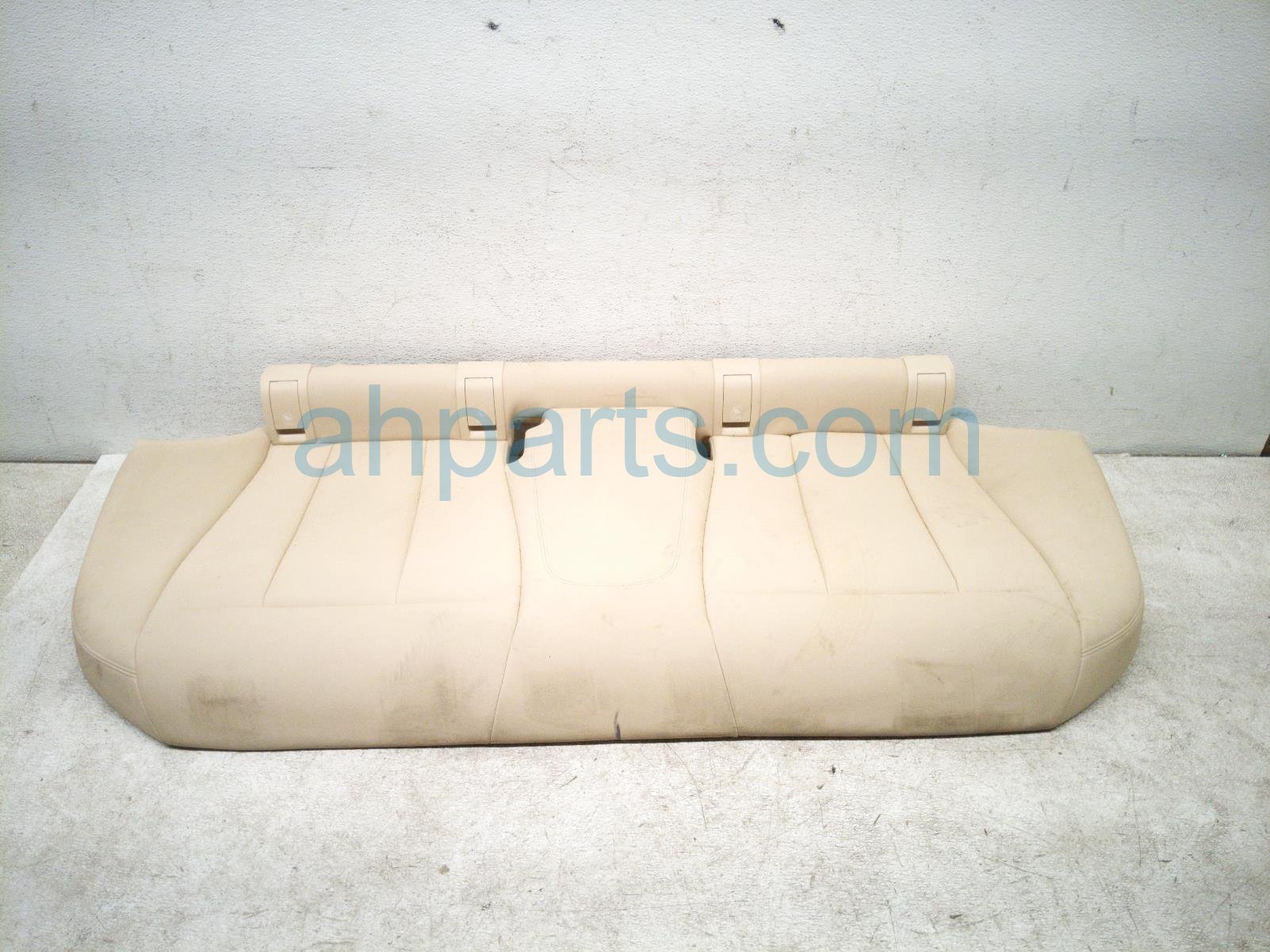 2019 BMW 330i Back (2nd Row) Rear Seat Bottom Cushion Tan 52 20 7 956 057 Replacement 2019 BMW 330i Back (2nd Row) Rear Seat Bottom Cushion Tan 52 20 7 956 057 Replacement thumbnail