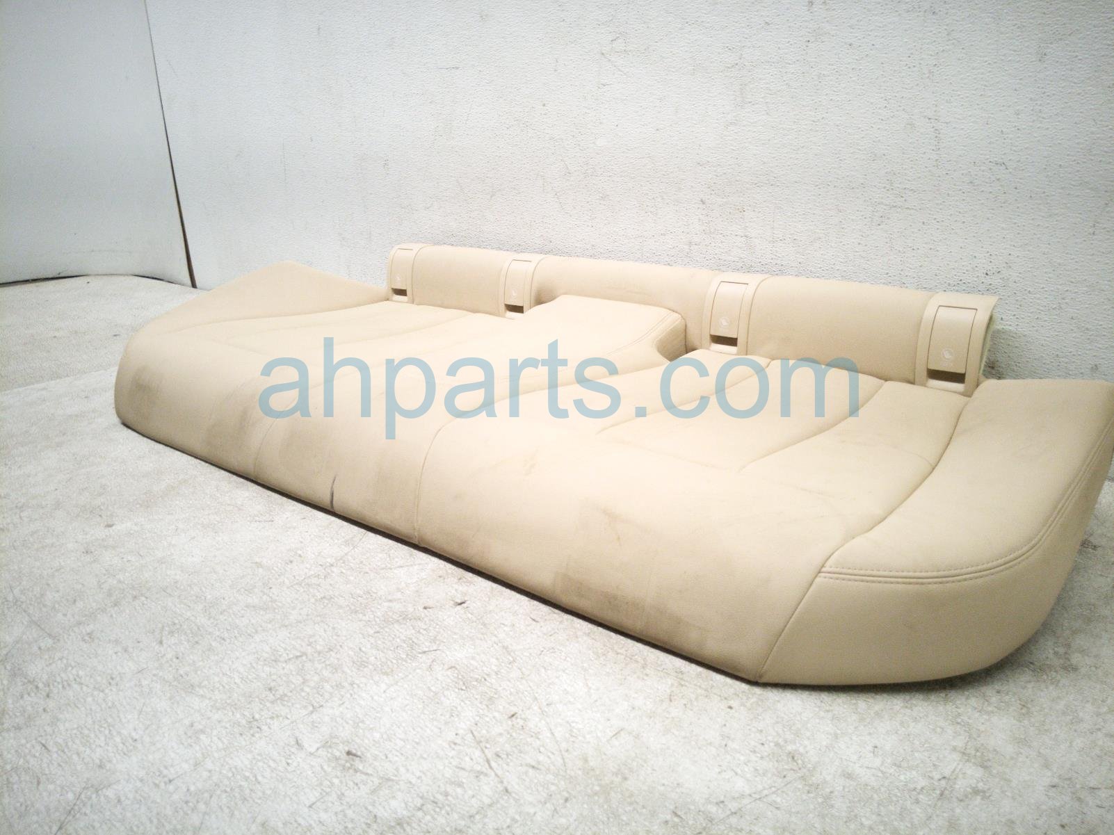 2019 BMW 330i Back (2nd Row) Rear Seat Bottom Cushion Tan 52 20 7 956 057 Replacement 2019 BMW 330i Back (2nd Row) Rear Seat Bottom Cushion Tan 52 20 7 956 057 Replacement thumbnail