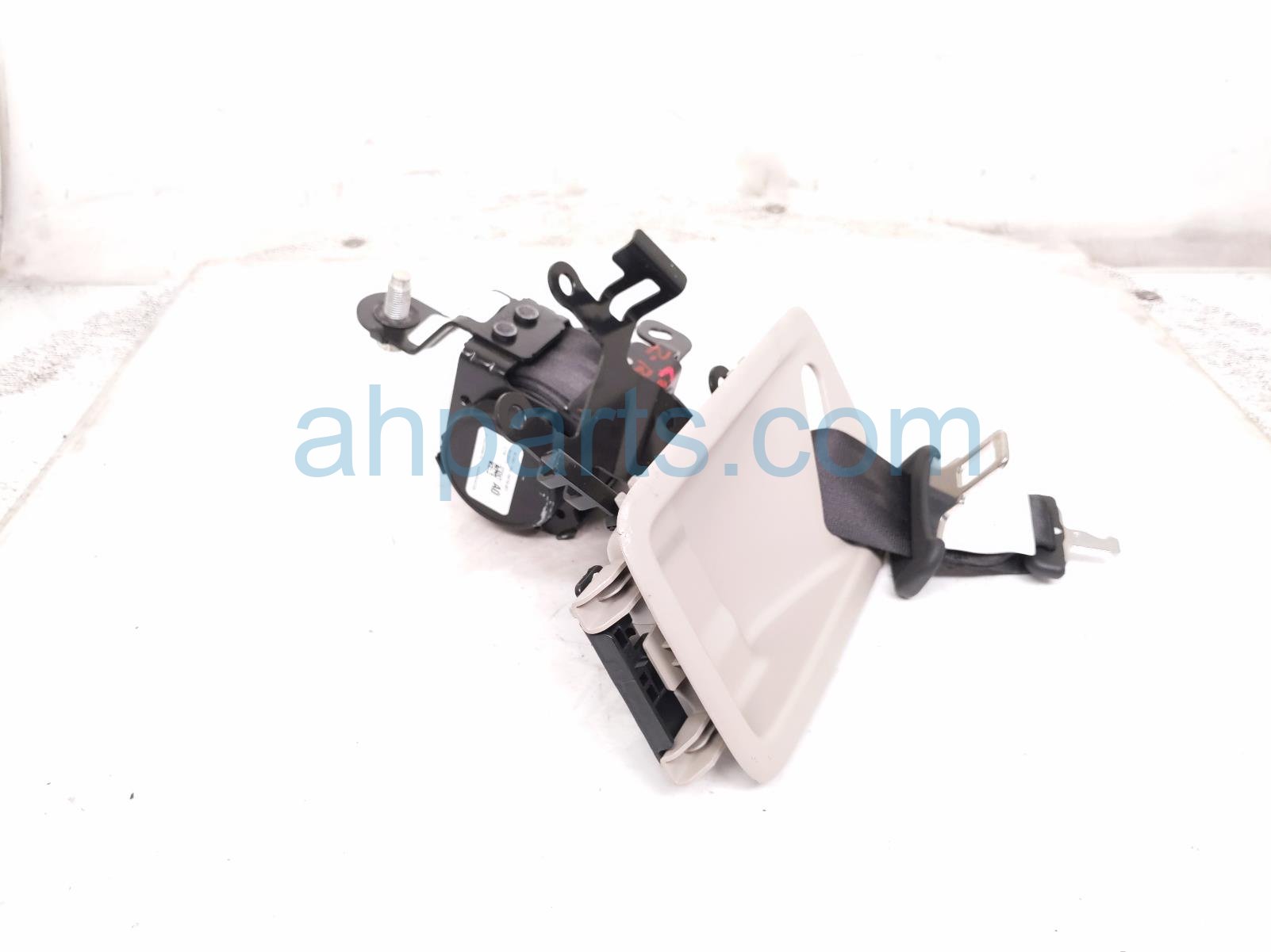 Honda 2ND ROW MID BELT RETRACTOR - BLACK