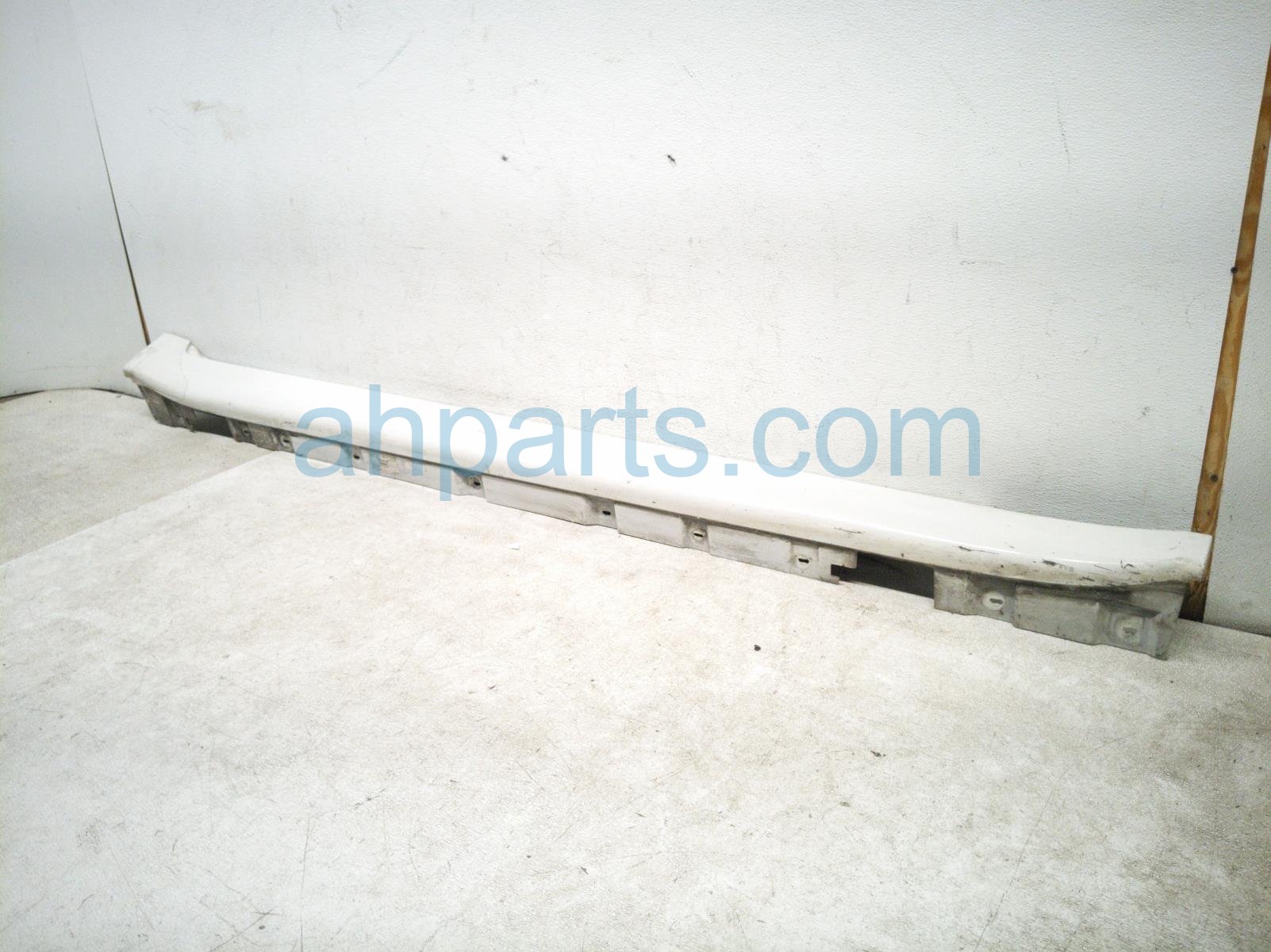 2011 BMW 750li Trim Passenger Rocker Molding White 51777225924 Replacement 2011 BMW 750li Trim Passenger Rocker Molding White 51777225924 Replacement thumbnail