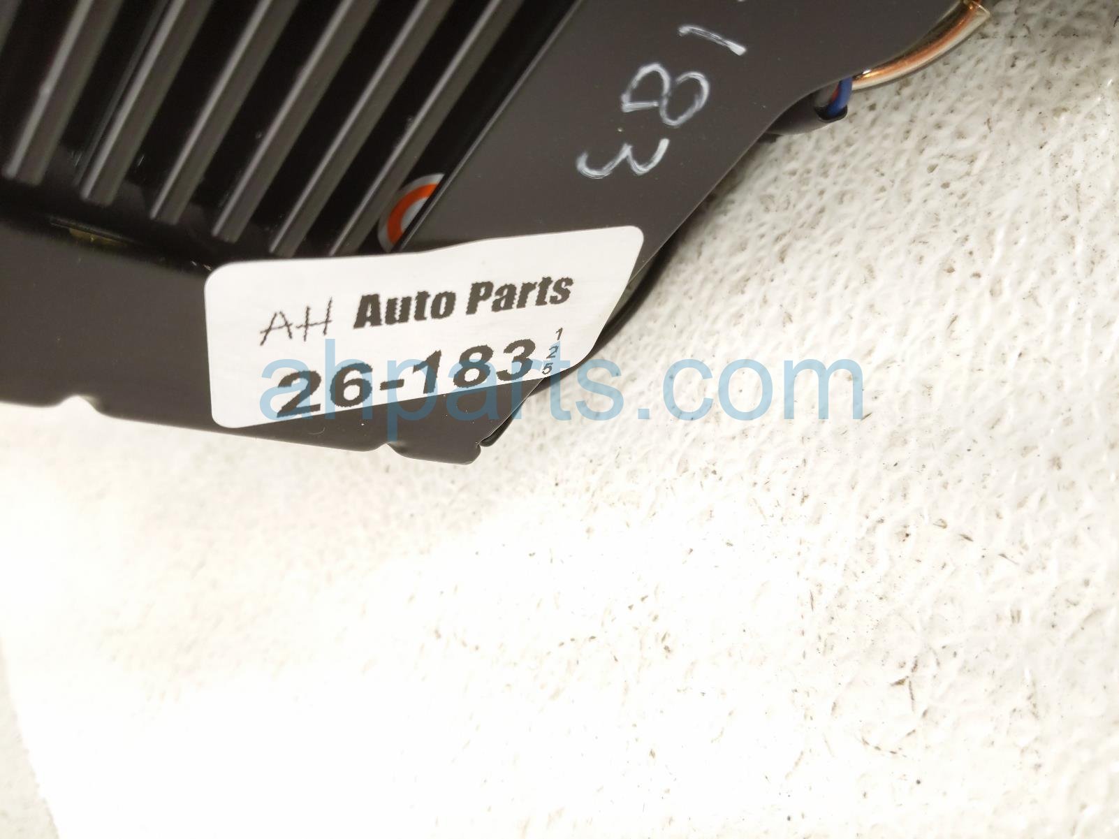 2020 Land Rover Range Rover Sport Center Console Fridge Assy blk JPLA 046N01 AE Replacement 2020 Land Rover Range Rover Sport Center Console Fridge Assy blk JPLA 046N01 AE Replacement thumbnail