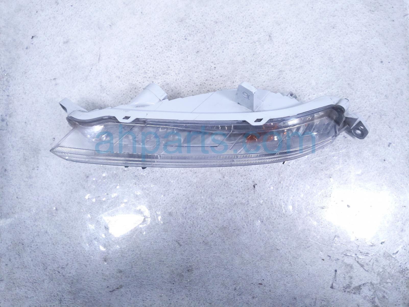 2020 Honda Pilot Driver Turn Signal Lamp / Light 33350 TG7 A21 Replacement 2020 Honda Pilot Driver Turn Signal Lamp / Light 33350 TG7 A21 Replacement thumbnail