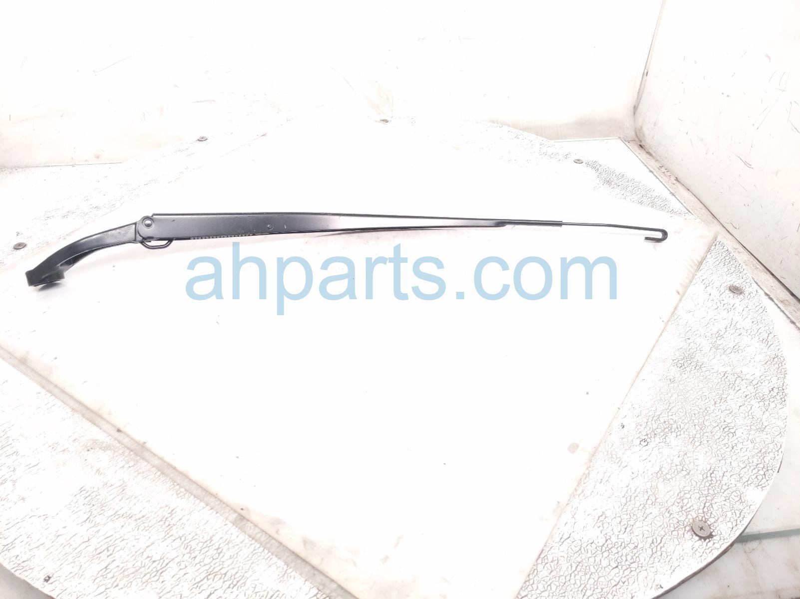 Honda RH WINDSHIELD WIPER ARM