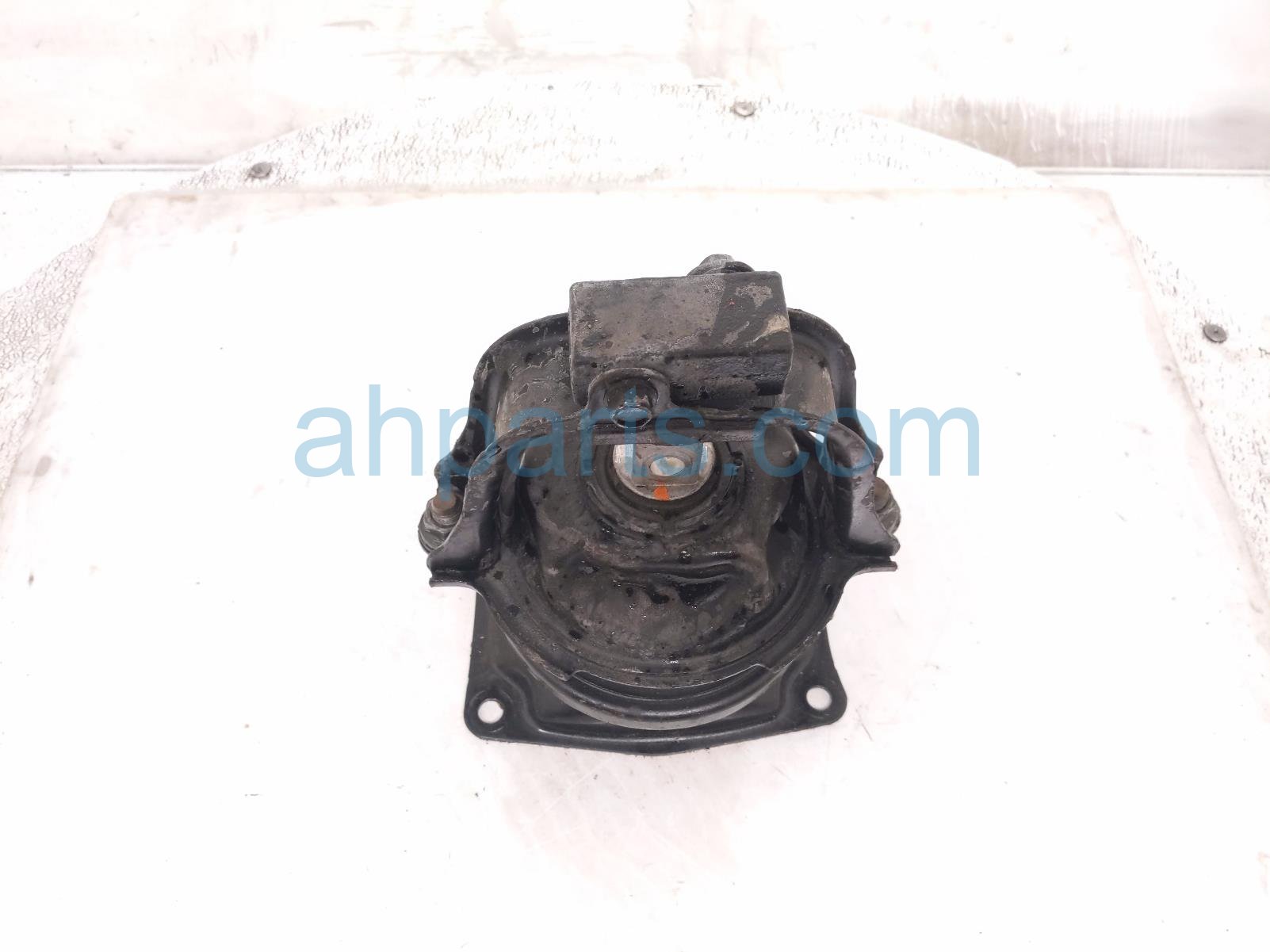Honda FRONT ENGINE MOUNT - 3.5L AWD