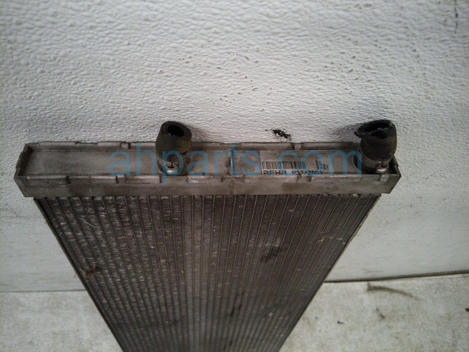 2011 BMW 750li Auxiliary Radiator Assy 17117576827 Replacement 2011 BMW 750li Auxiliary Radiator Assy 17117576827 Replacement thumbnail
