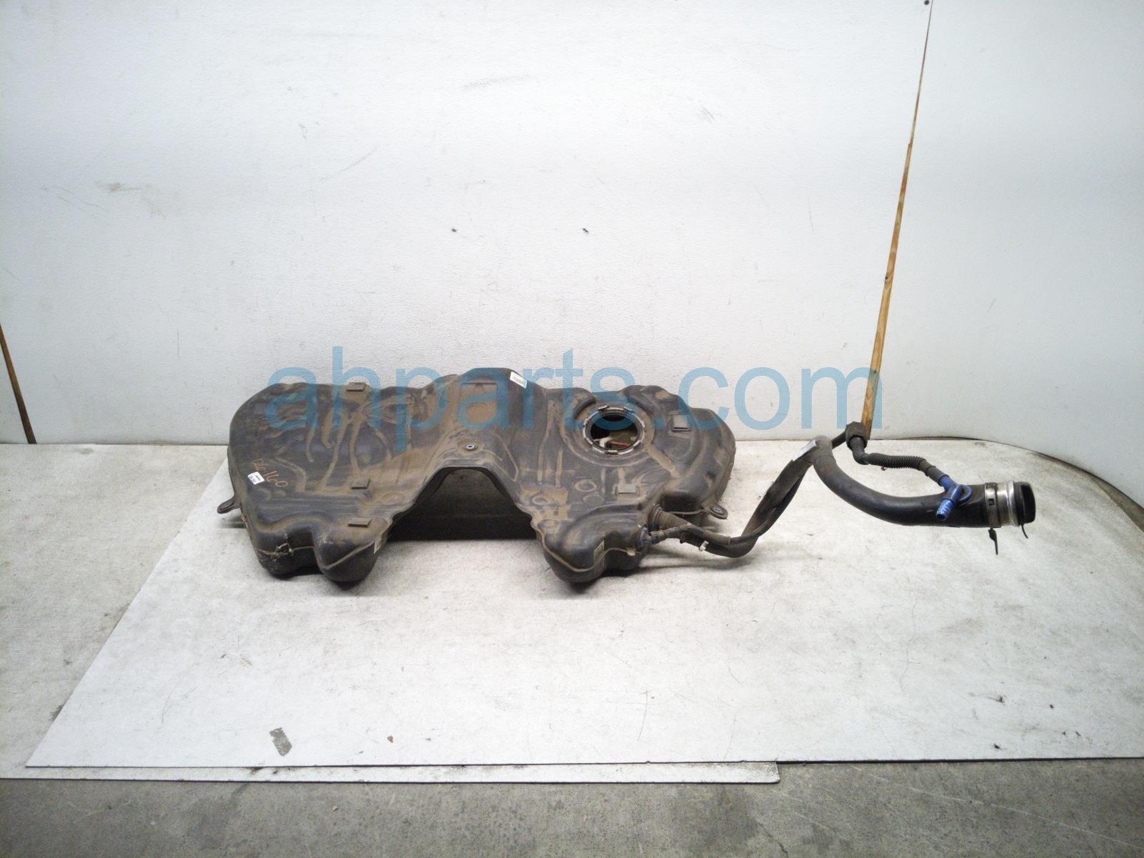 2011 BMW 750li Gas / Fuel Tank 16117267498 Replacement 2011 BMW 750li Gas / Fuel Tank 16117267498 Replacement thumbnail