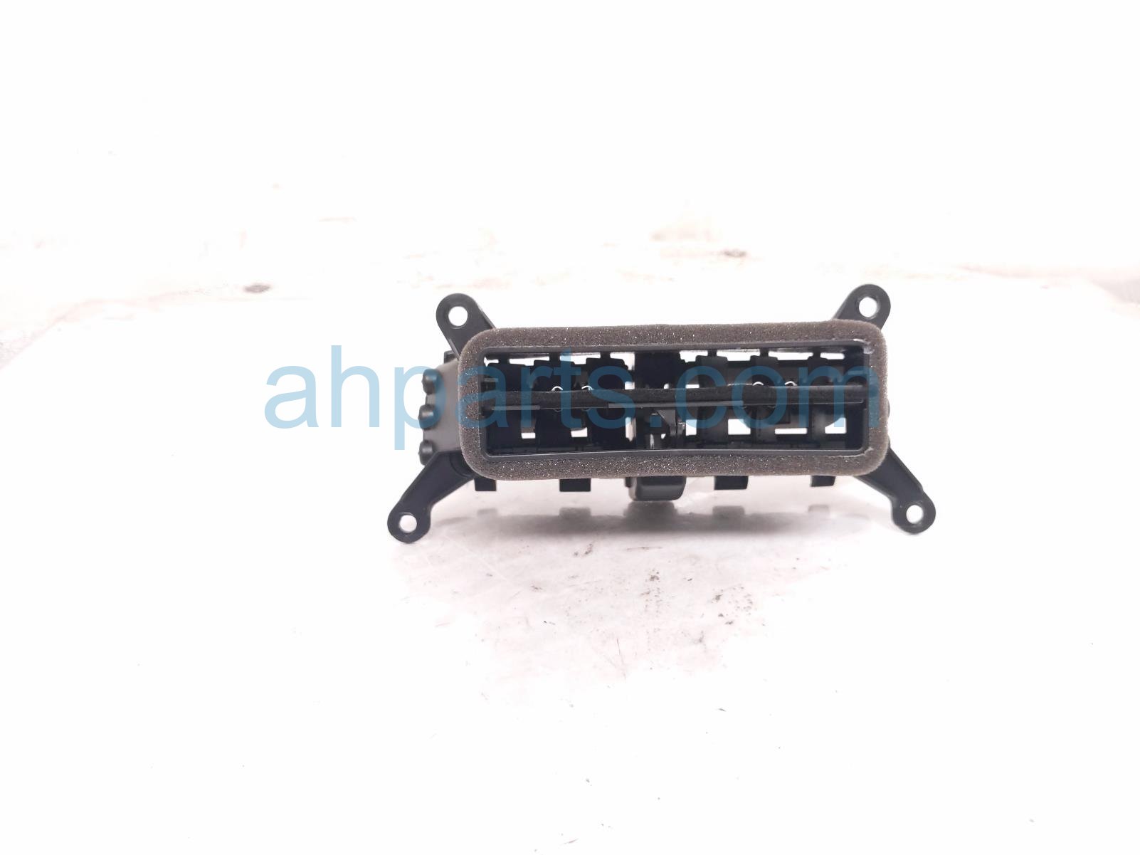 2024 Honda Prologue Center Console Rear Air Vent Outlet Replacement 2024 Honda Prologue Center Console Rear Air Vent Outlet Replacement thumbnail