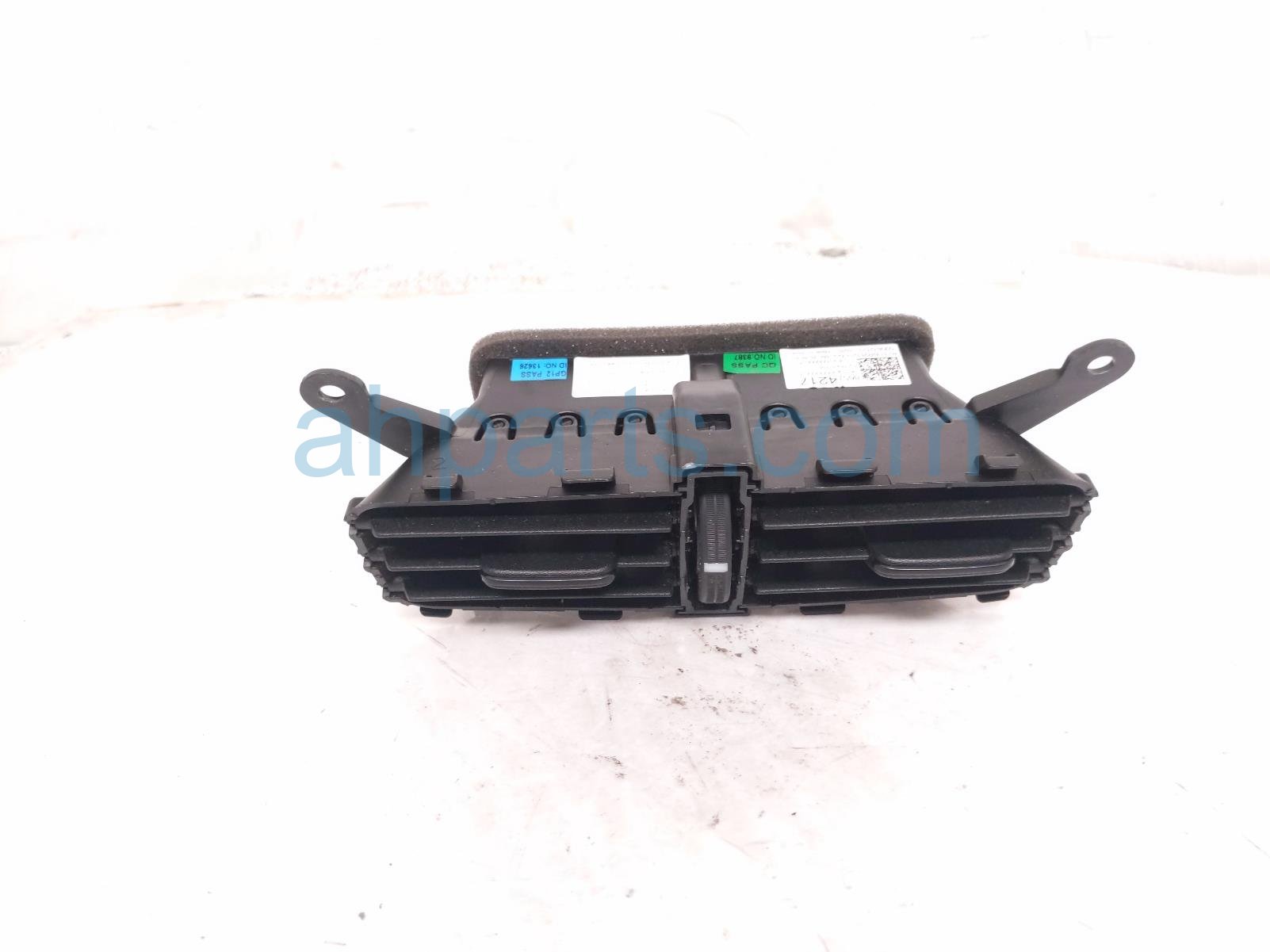 2024 Honda Prologue Center Console Rear Air Vent Outlet Replacement 2024 Honda Prologue Center Console Rear Air Vent Outlet Replacement thumbnail