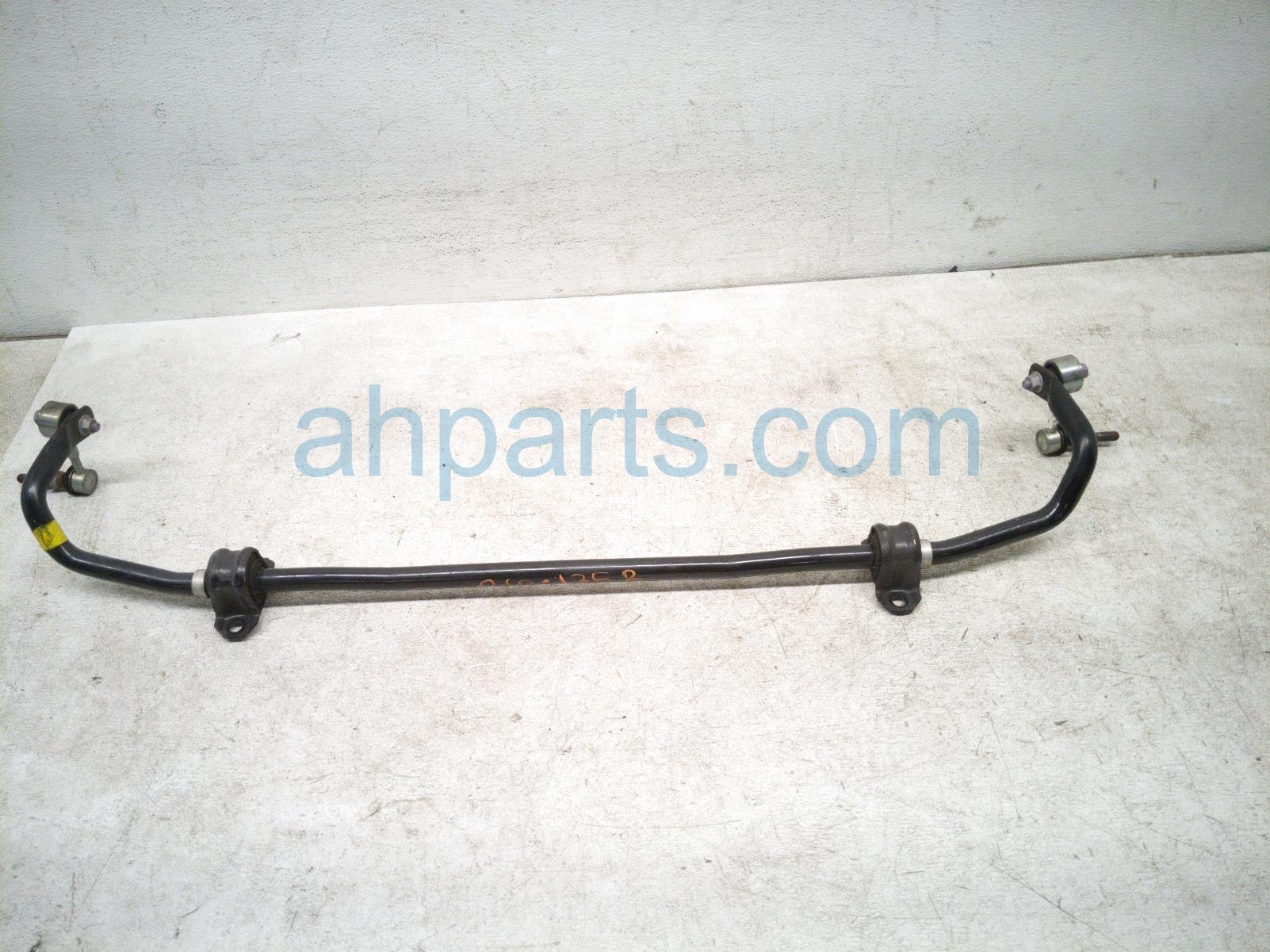Toyota REAR STABILIZER / SWAY BAR W/LINKS