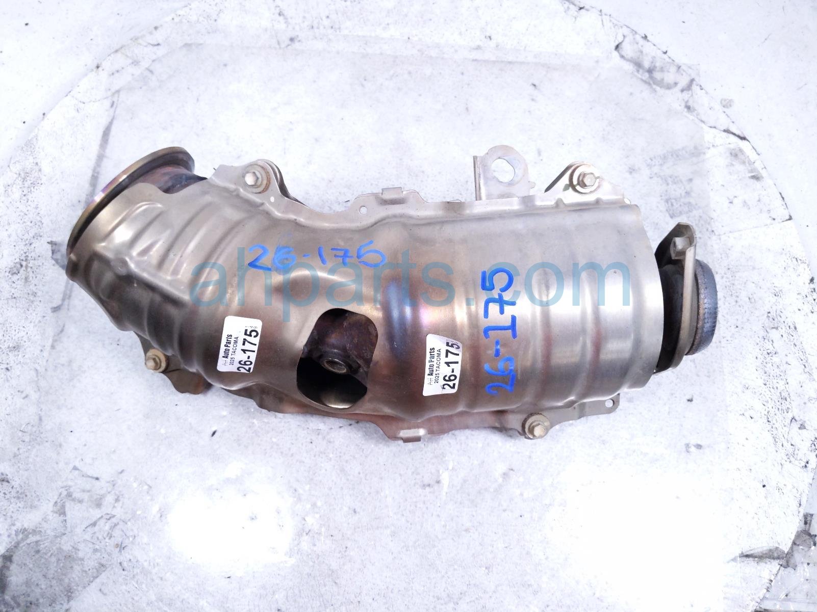 Toyota CATALYTIC CONVERTER - 2.4T 4X4