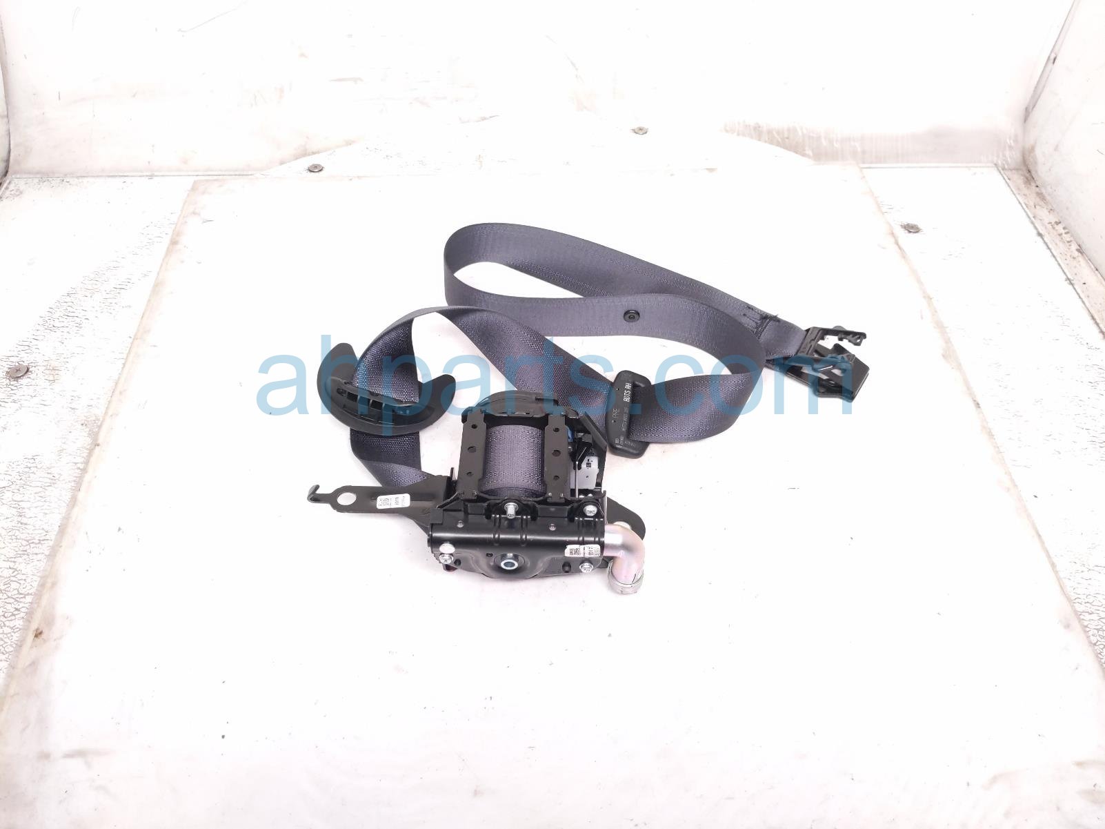 Mazda FR/RH SEAT BELT - BLACK