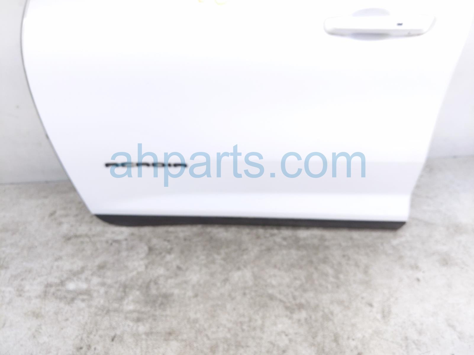 2026 GMC Acadia Front Driver Door White No Mirror/trim 26521466 Replacement 2026 GMC Acadia Front Driver Door White No Mirror/trim 26521466 Replacement thumbnail