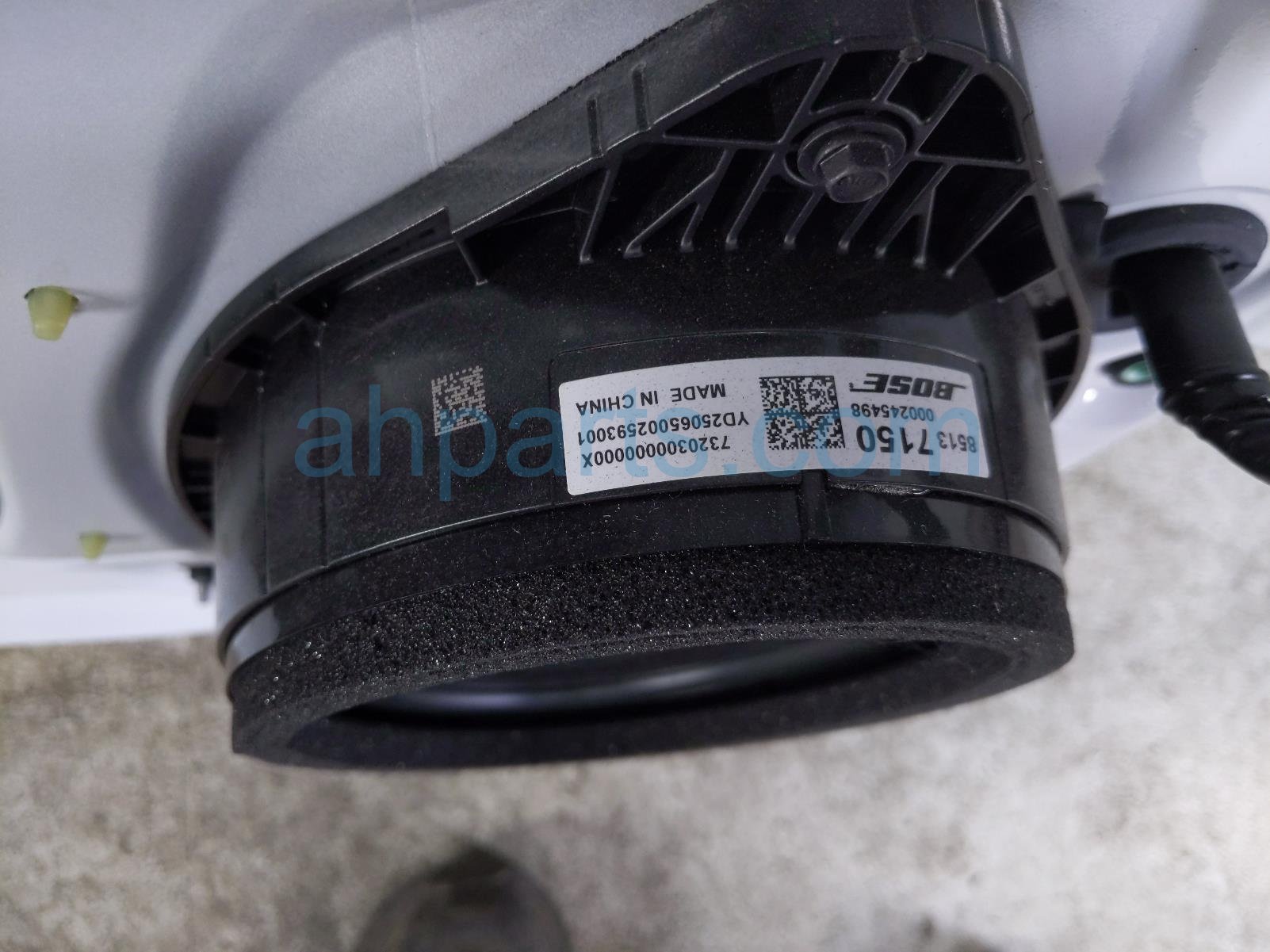 2026 GMC Acadia Front Driver Door White No Mirror/trim 26521466 Replacement 2026 GMC Acadia Front Driver Door White No Mirror/trim 26521466 Replacement thumbnail