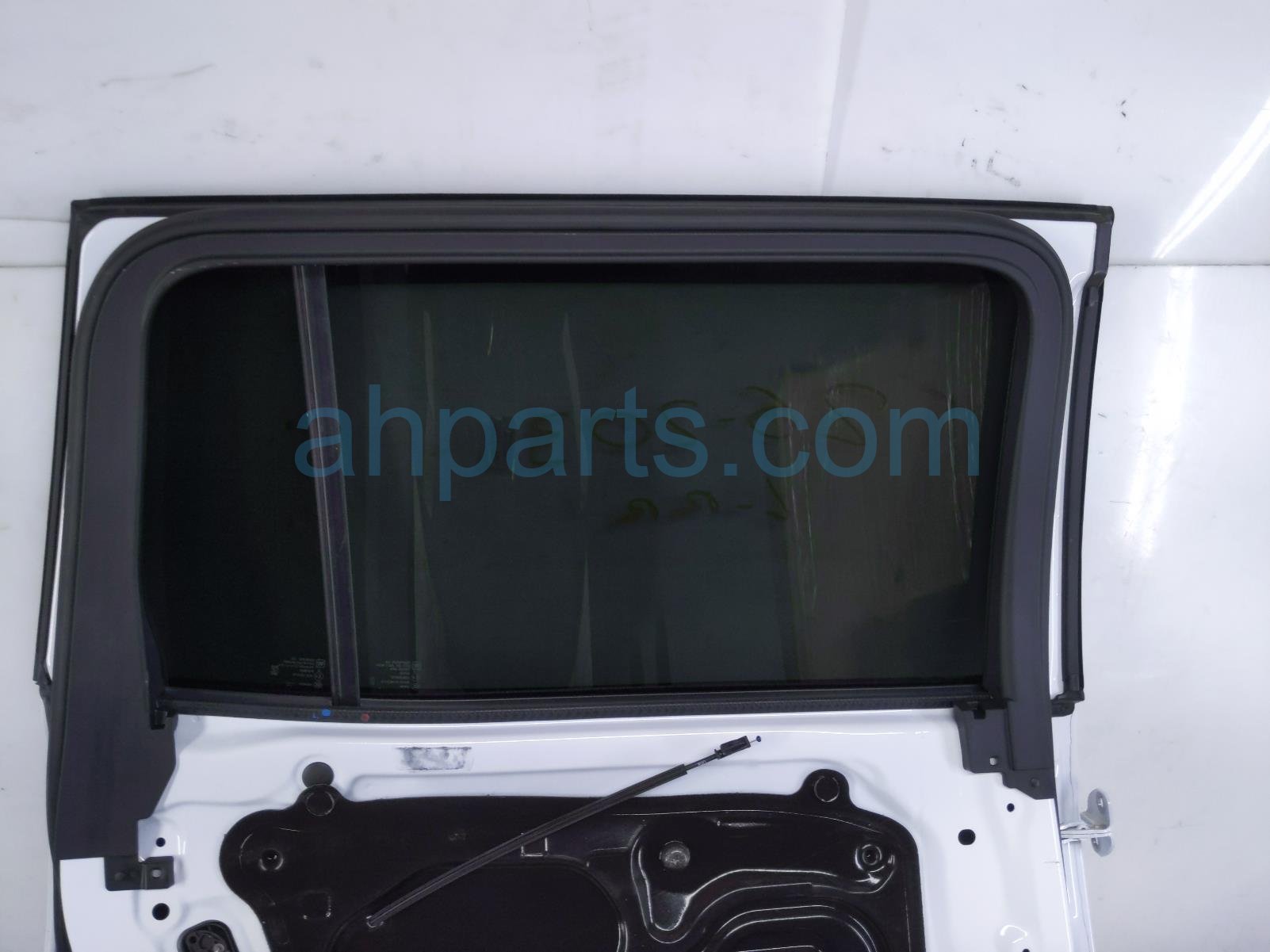 2026 GMC Acadia Rear Driver Door White No Inside Trim 13566476 Replacement 2026 GMC Acadia Rear Driver Door White No Inside Trim 13566476 Replacement thumbnail