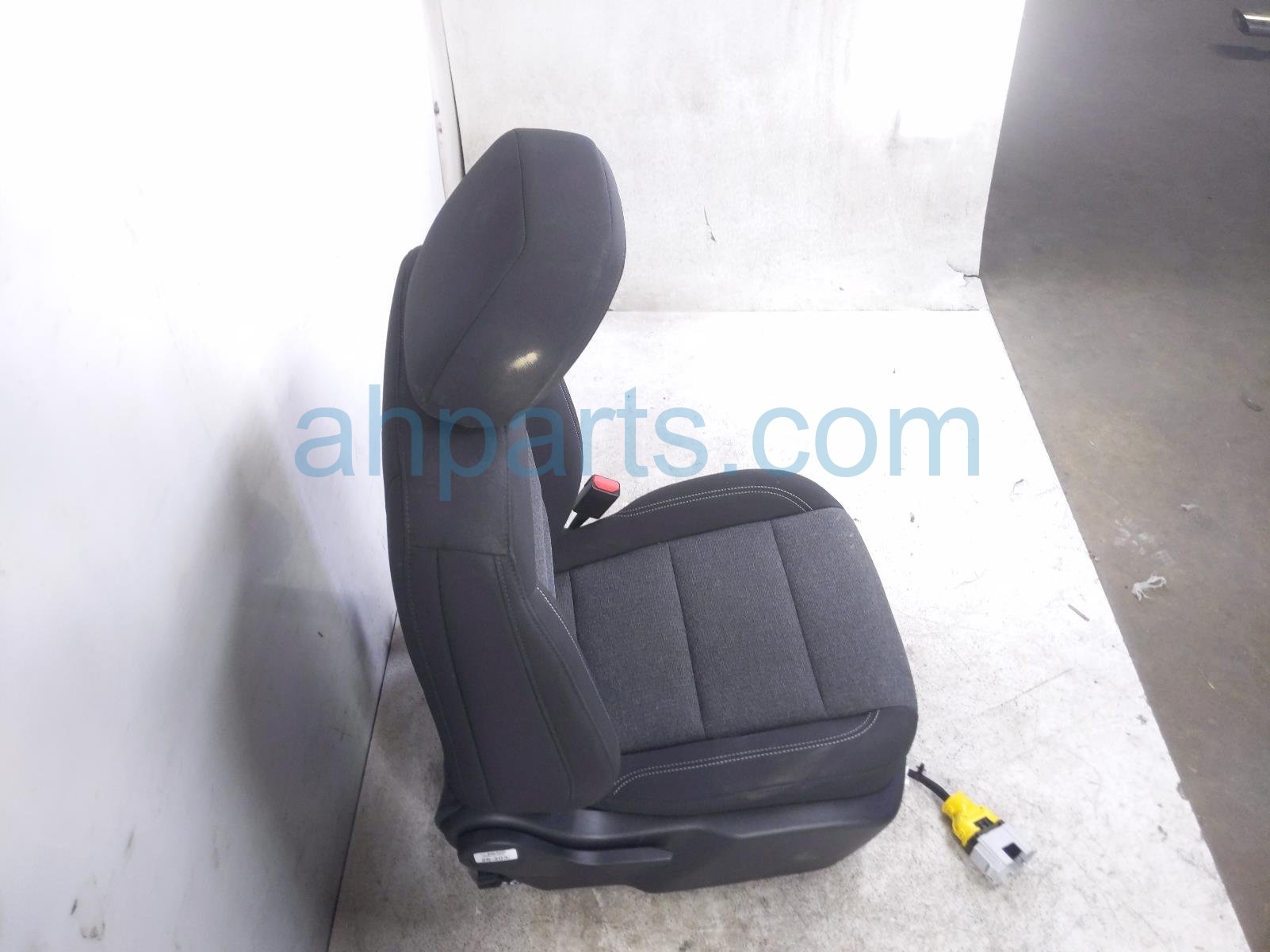 2026 GMC Acadia Front Passenger Seat Black W/ Airbag 26534845 Replacement 2026 GMC Acadia Front Passenger Seat Black W/ Airbag 26534845 Replacement thumbnail