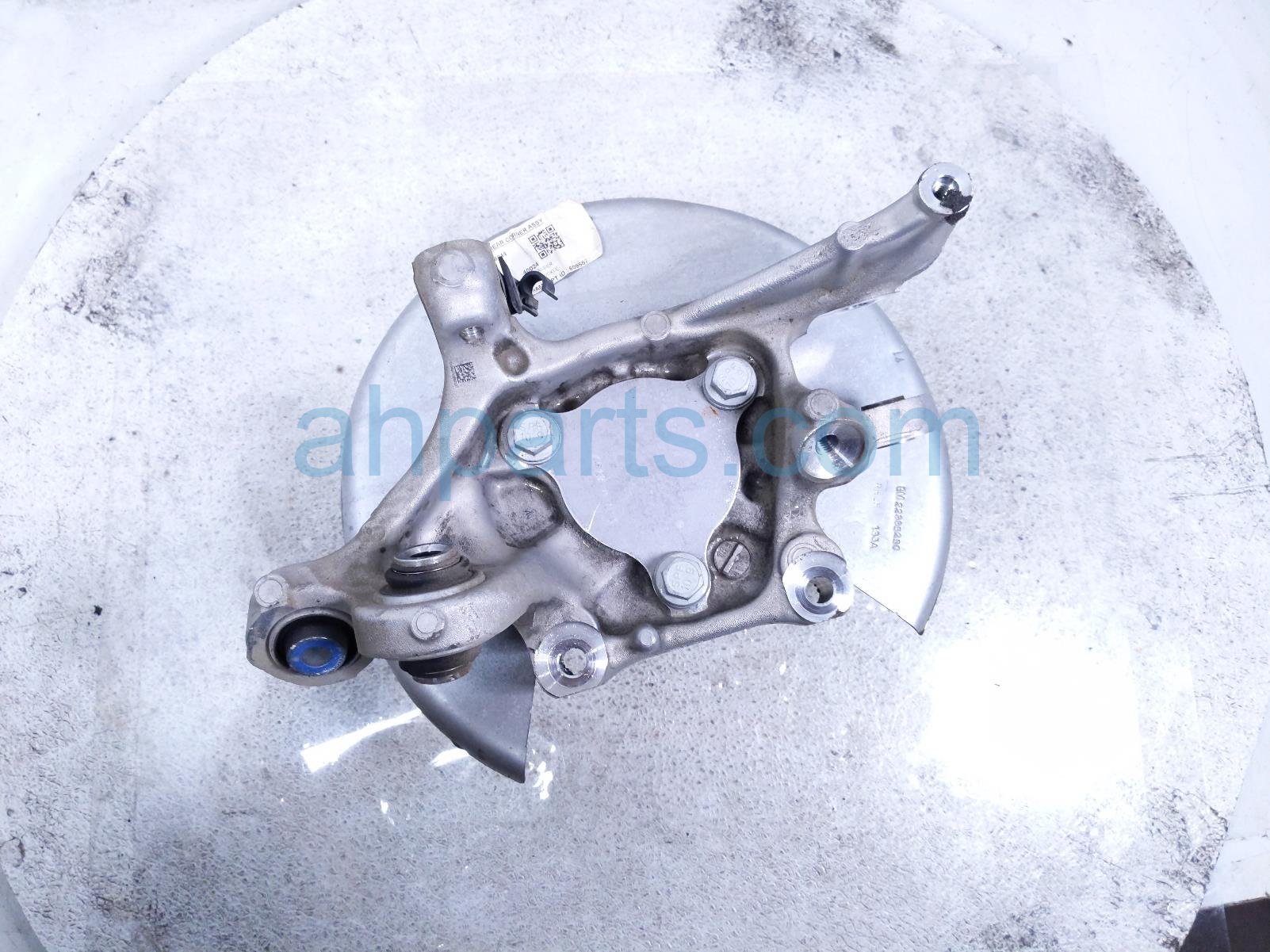 GMC RR/RH SPINDLE KNUCKLE HUB - FWD