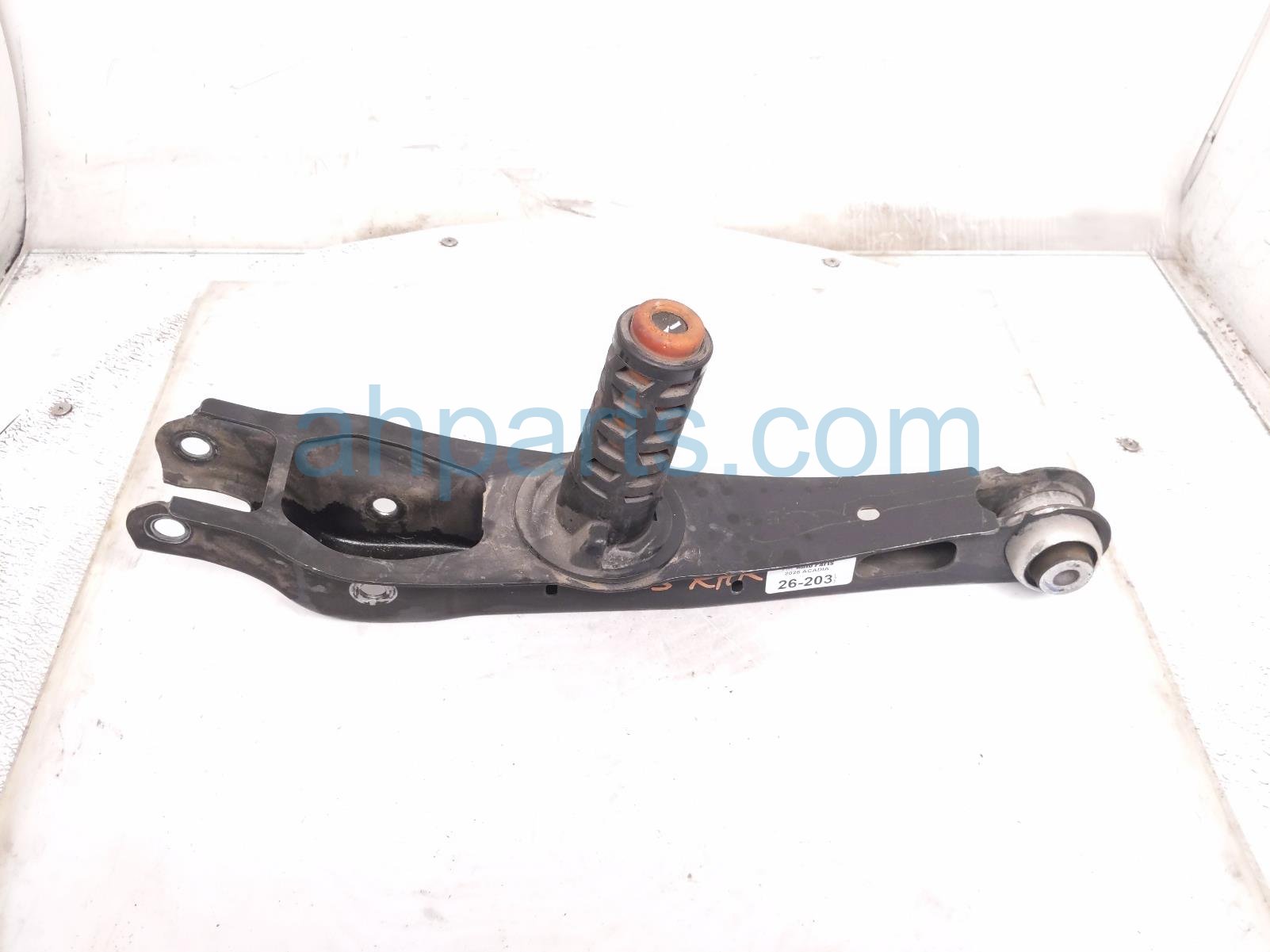 2026 GMC Acadia Rear Passenger Lateral Lower Control Arm 84862994 Replacement 2026 GMC Acadia Rear Passenger Lateral Lower Control Arm 84862994 Replacement thumbnail