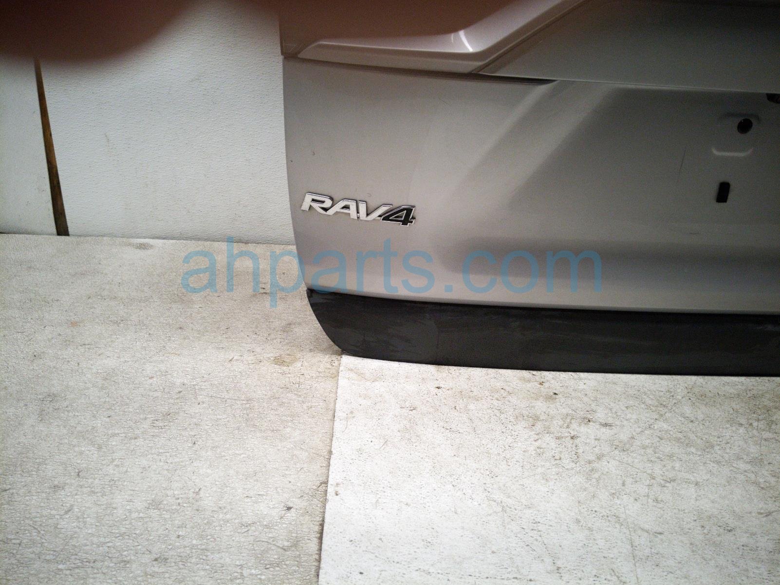 2024 Toyota Rav 4 Deck Trunk Lid Lift Gate / Tail Gate Silver 67005 0R290 Replacement 2024 Toyota Rav 4 Deck Trunk Lid Lift Gate / Tail Gate Silver 67005 0R290 Replacement thumbnail