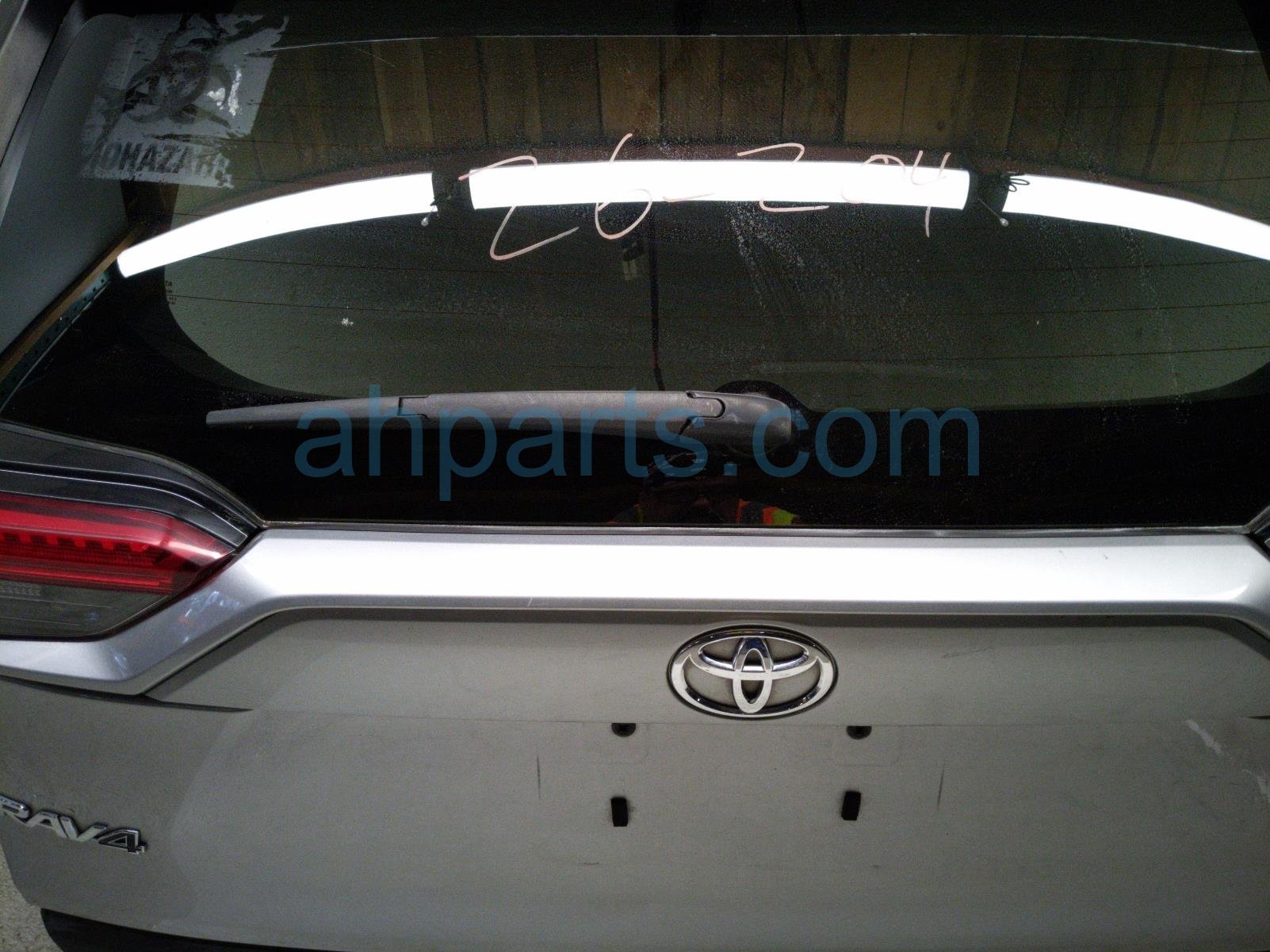 2024 Toyota Rav 4 Deck Trunk Lid Lift Gate / Tail Gate Silver 67005 0R290 Replacement 2024 Toyota Rav 4 Deck Trunk Lid Lift Gate / Tail Gate Silver 67005 0R290 Replacement thumbnail