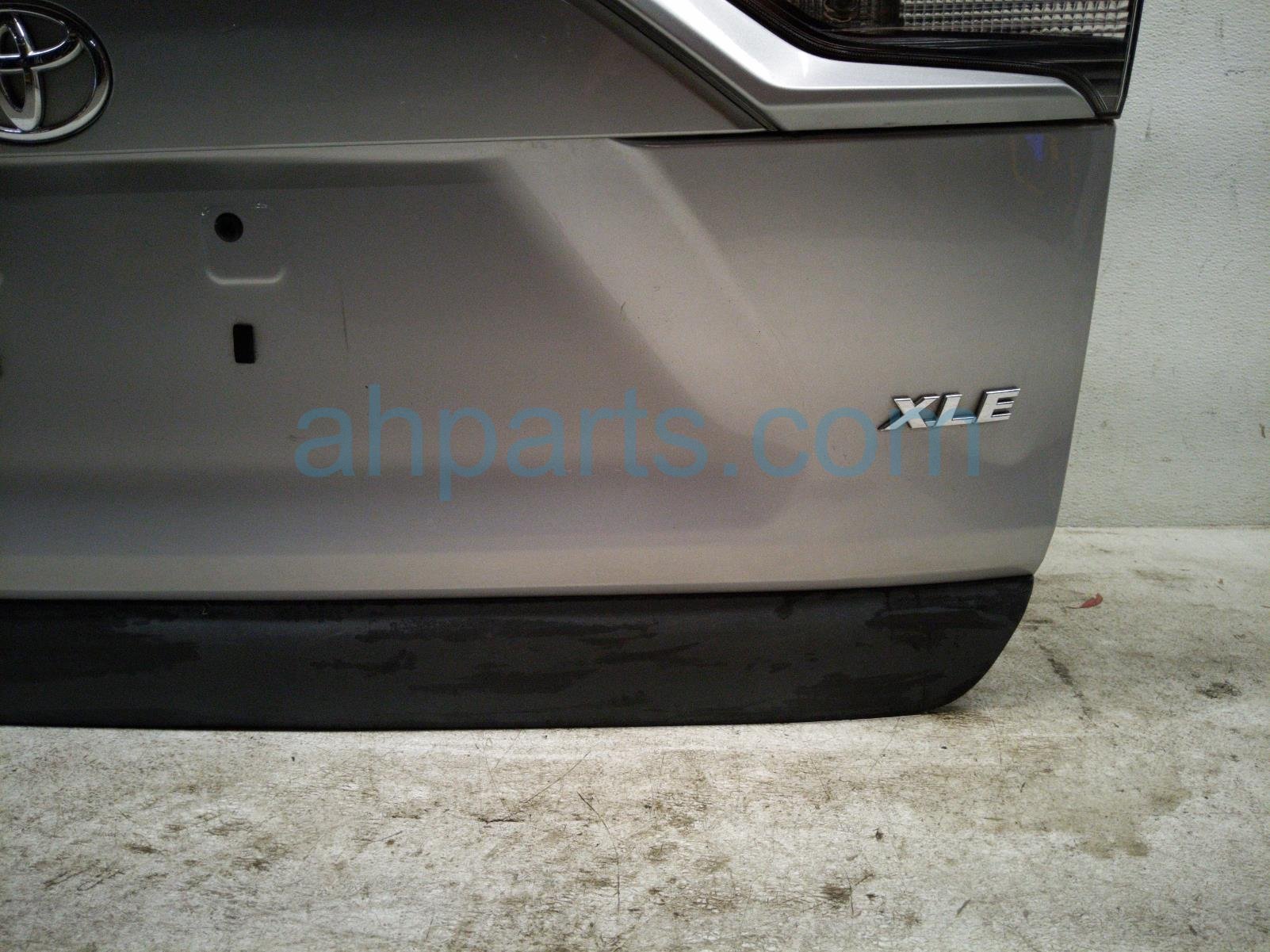 2024 Toyota Rav 4 Deck Trunk Lid Lift Gate / Tail Gate Silver 67005 0R290 Replacement 2024 Toyota Rav 4 Deck Trunk Lid Lift Gate / Tail Gate Silver 67005 0R290 Replacement thumbnail