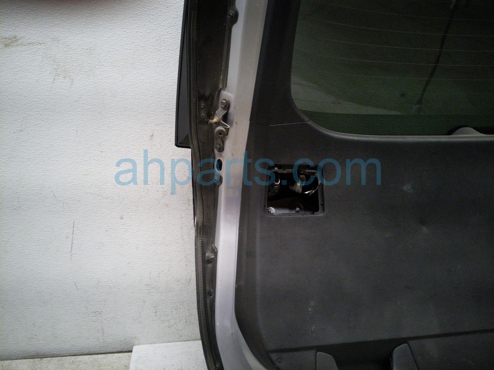 2024 Toyota Rav 4 Deck Trunk Lid Lift Gate / Tail Gate Silver 67005 0R290 Replacement 2024 Toyota Rav 4 Deck Trunk Lid Lift Gate / Tail Gate Silver 67005 0R290 Replacement thumbnail