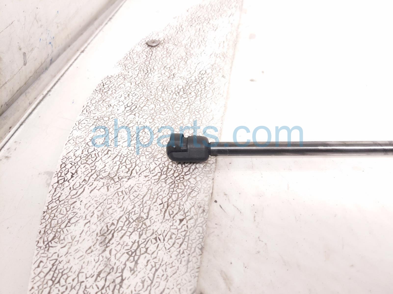 2024 Honda Prologue Hood Shock Strut Replacement 2024 Honda Prologue Hood Shock Strut Replacement thumbnail