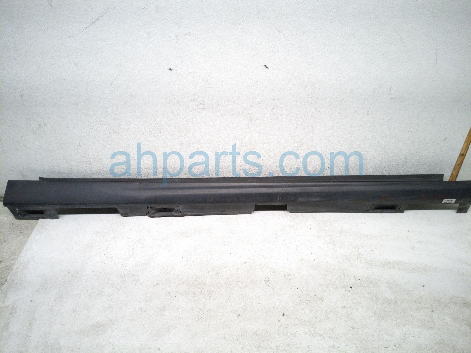 Honda RH SIDE SKIRT / MOLDING - BLACK