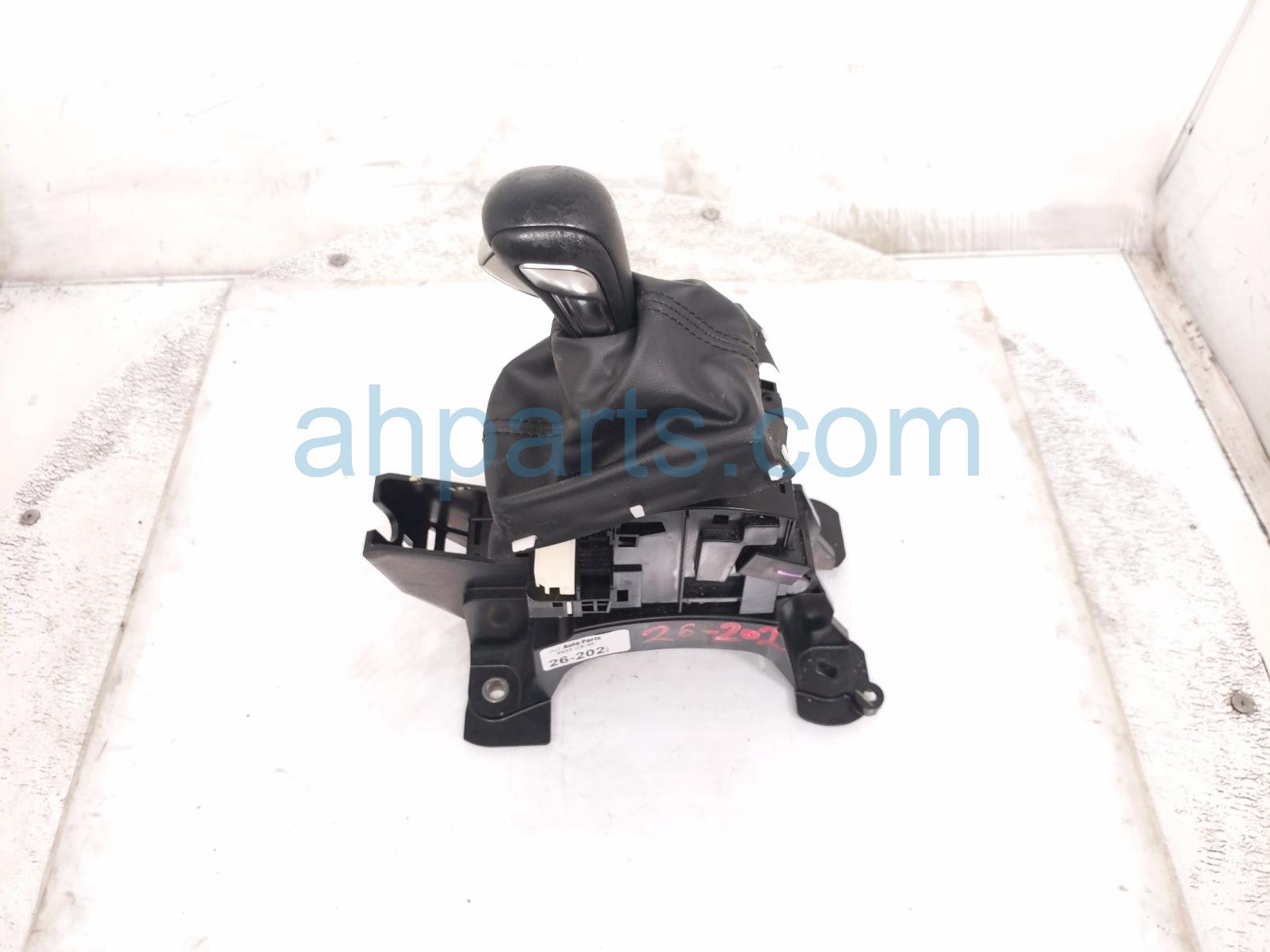 Mazda A/T FLOOR SHIFTER W/KNOB - 2.5L FWD