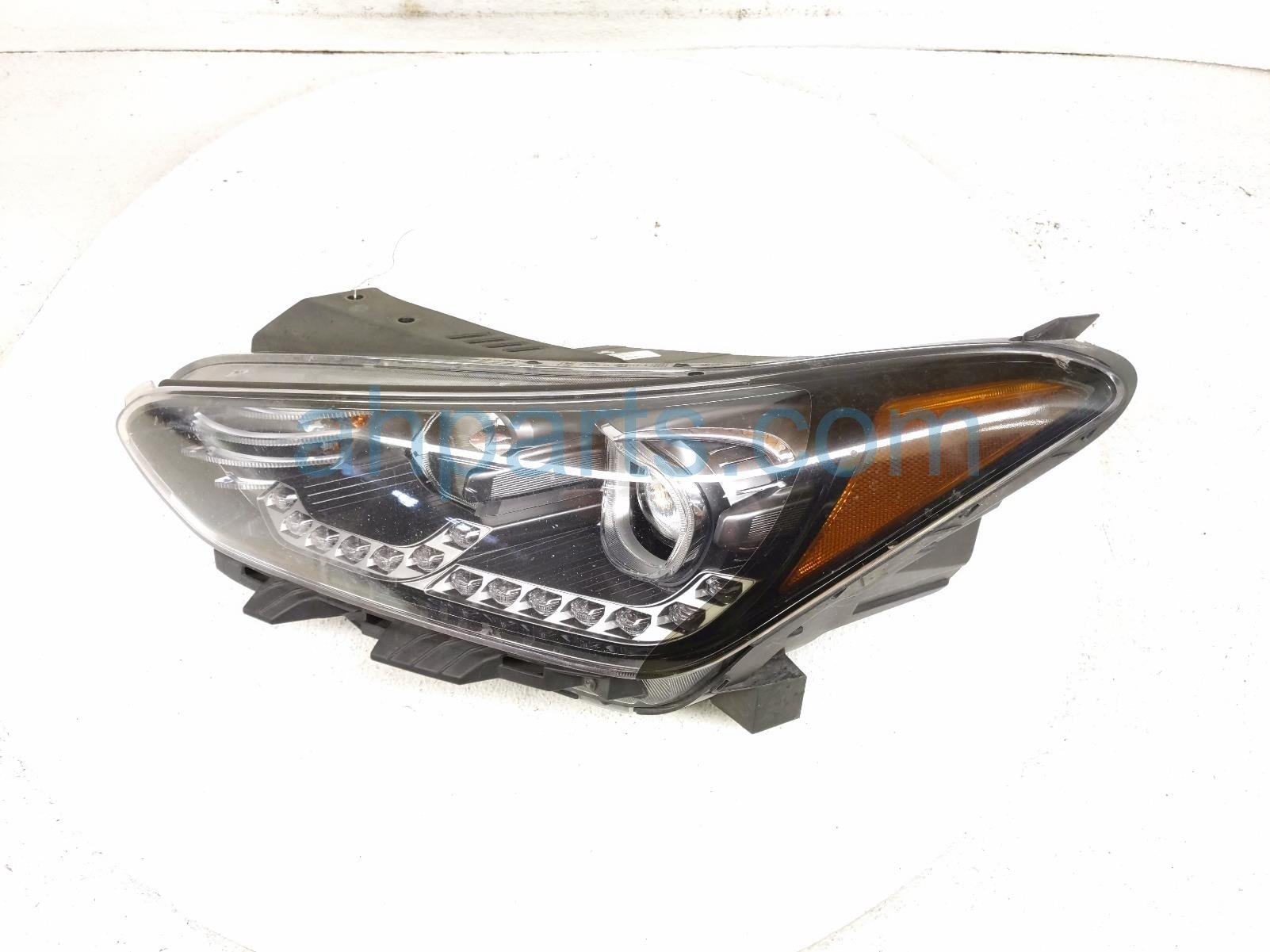 2020 Hyundai Veloster Headlight Driver Headlamp / Light 92101 J3140 Replacement 2020 Hyundai Veloster Headlight Driver Headlamp / Light 92101 J3140 Replacement thumbnail