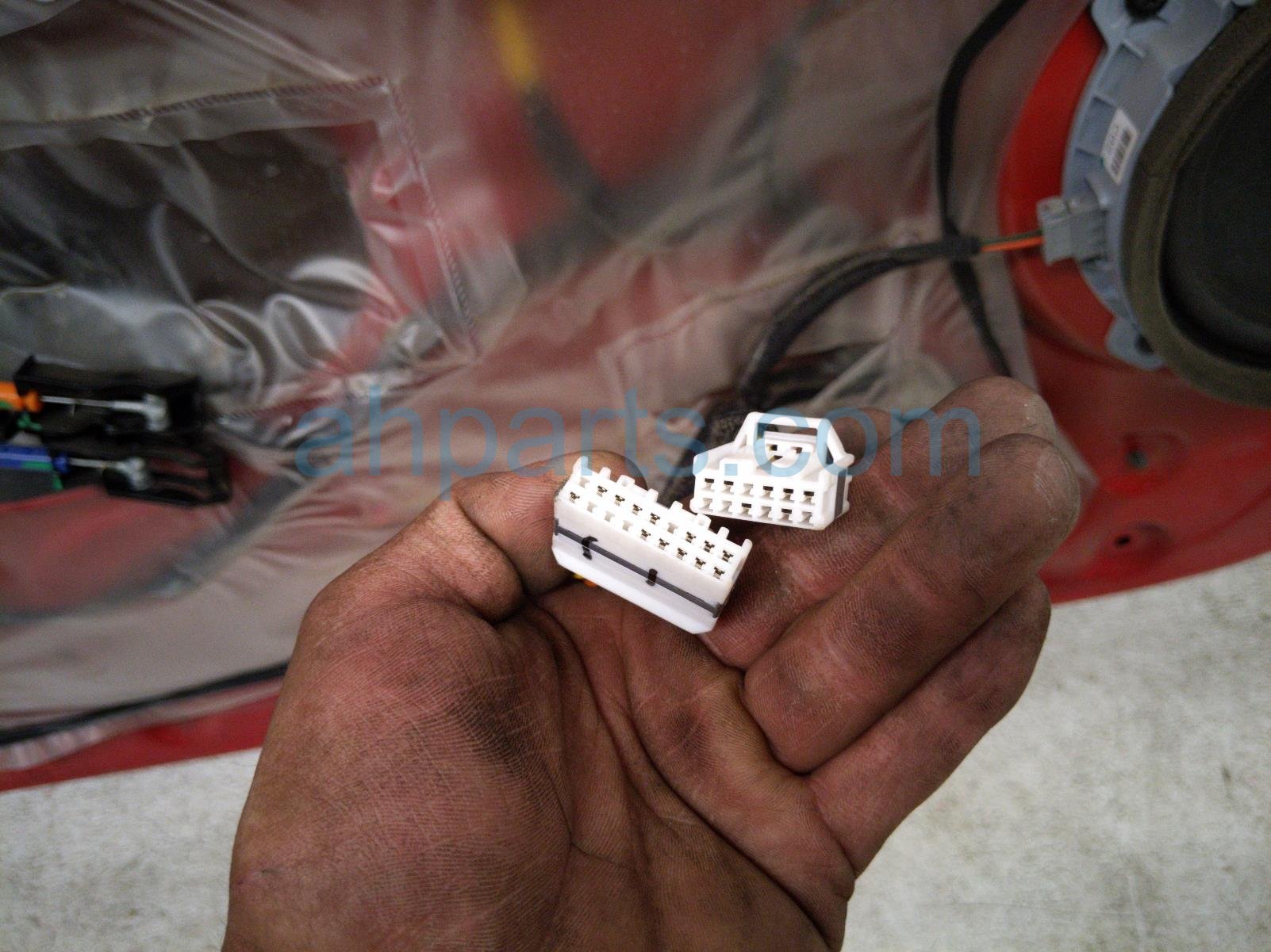 2020 Hyundai Veloster Front Driver Door Red No Mirror/trim 76003 J3000 Replacement 2020 Hyundai Veloster Front Driver Door Red No Mirror/trim 76003 J3000 Replacement thumbnail